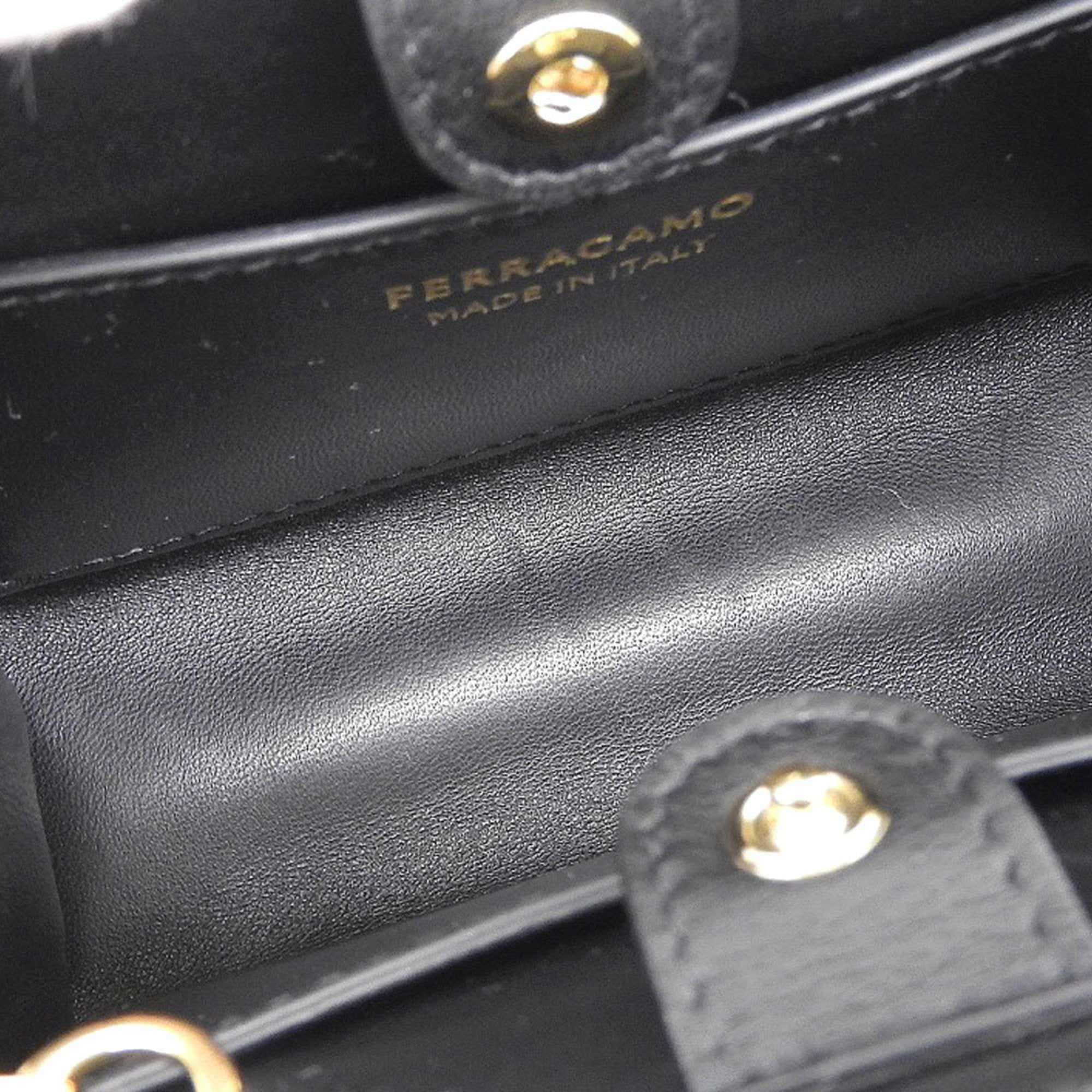 Salvatore Ferragamo Black Leather Handbag (Pre-Owned)