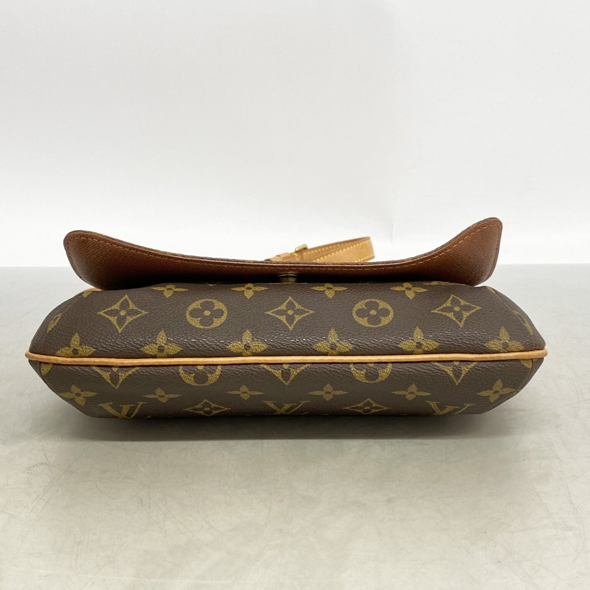 Louis Vuitton Brown Shoulder Bag (Pre-Owned)