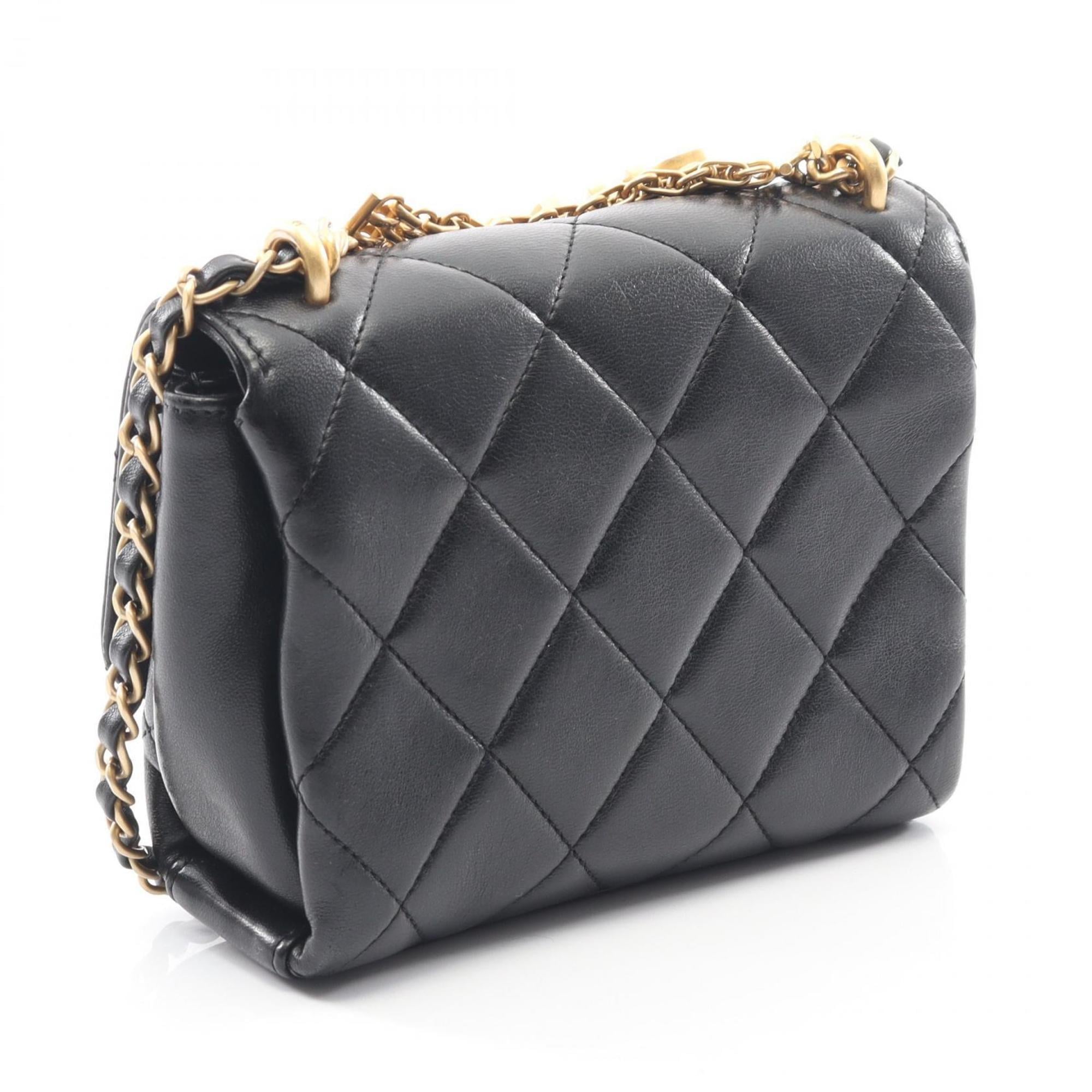 Chanel Black Leather Shoulder Bag (Pre-Owned)