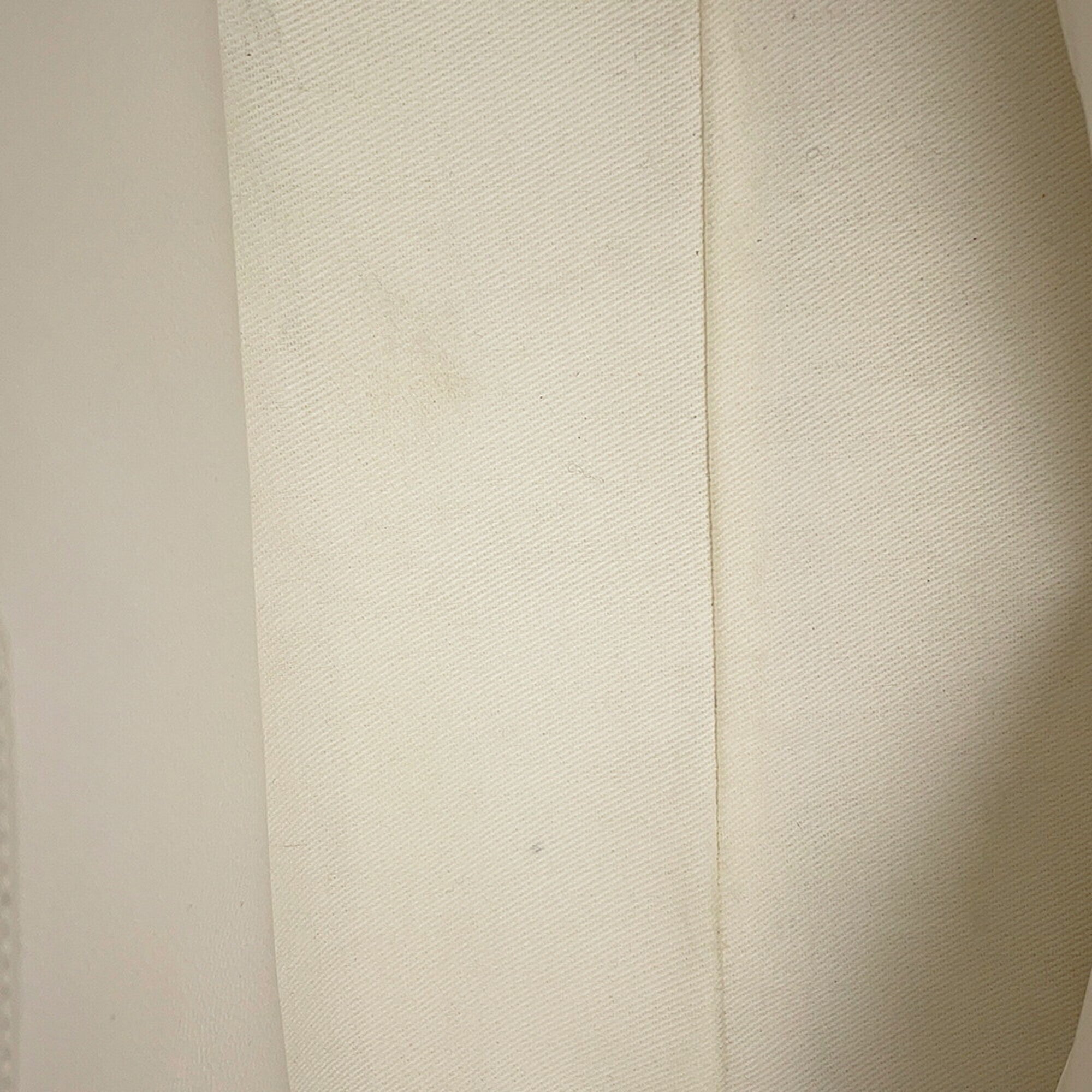 Chanel Matelasse White Grained Calfskin Handbag (Pre-Owned)