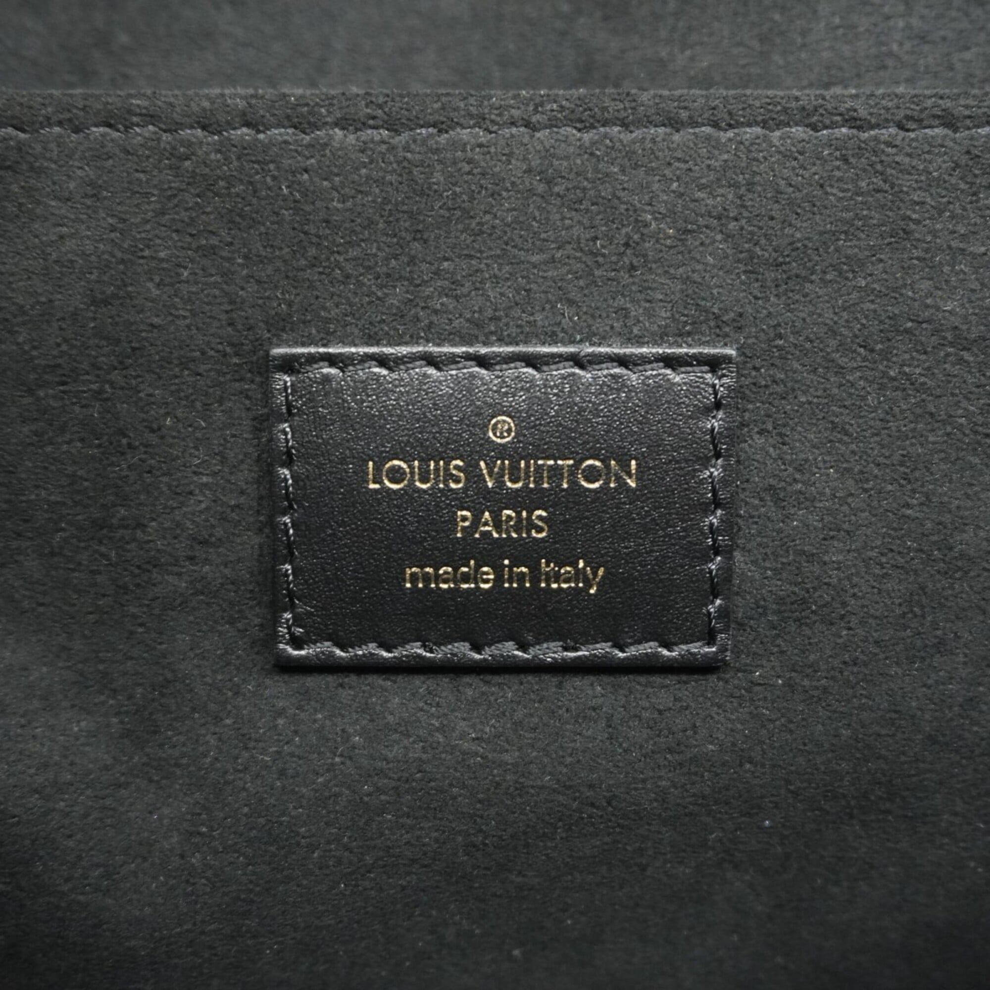 Louis Vuitton Black Handbag (Pre-Owned)