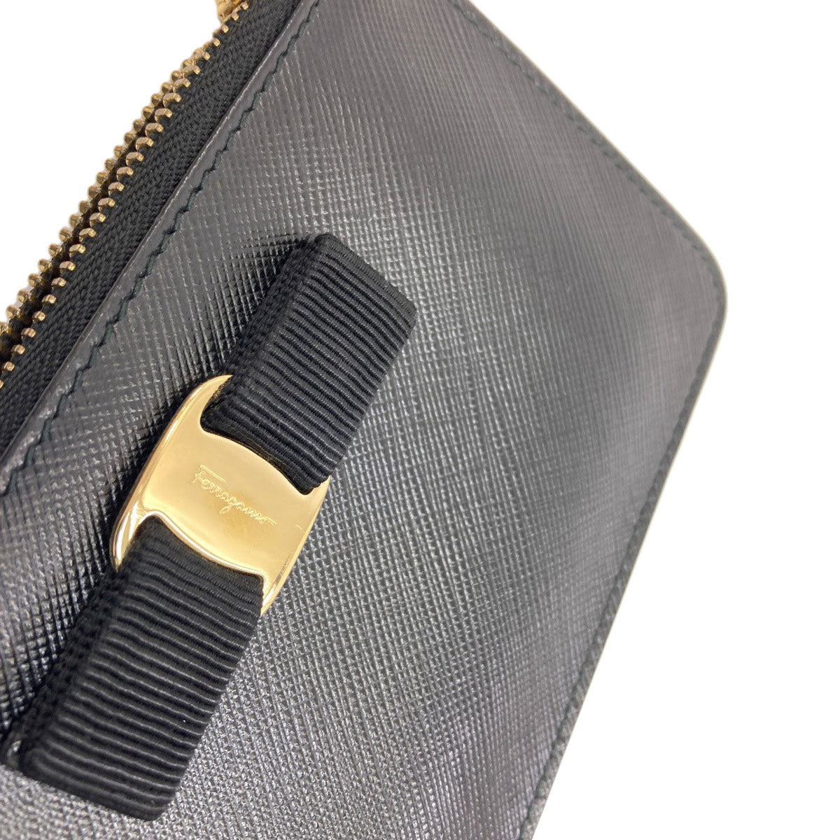Salvatore Ferragamo Black Leather Coin Purse/Coin Case (Pre-Owned)