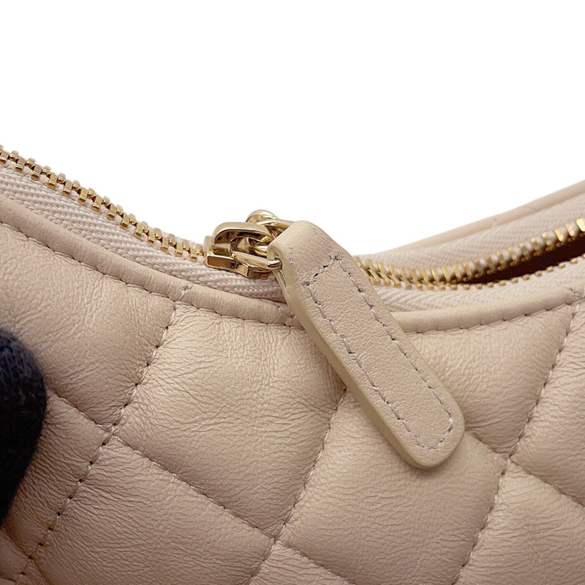 Chanel Beige Leather Shoulder Bag (Pre-Owned)