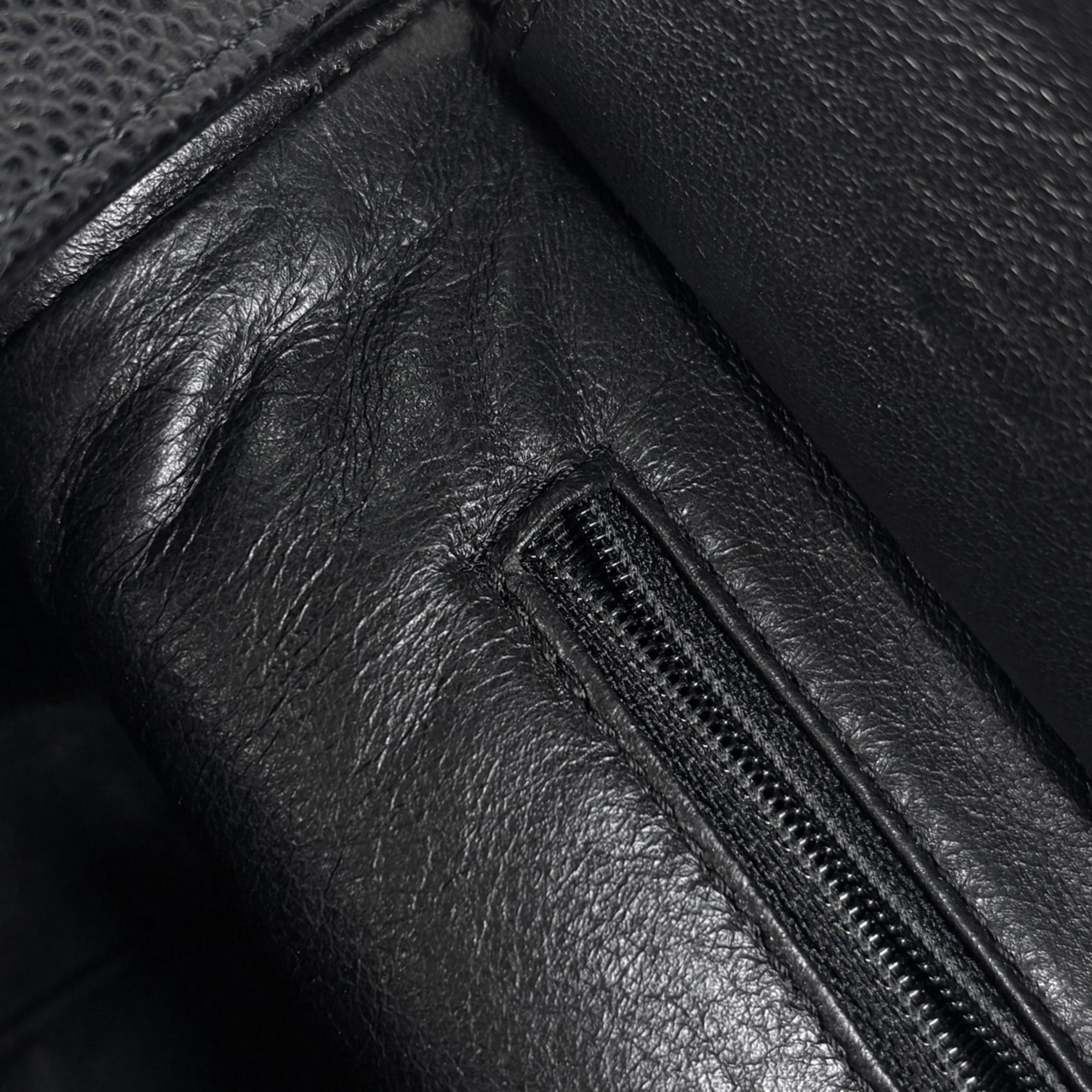 Chanel Black Grained Calfskin Tote Bag (Pre-Owned)
