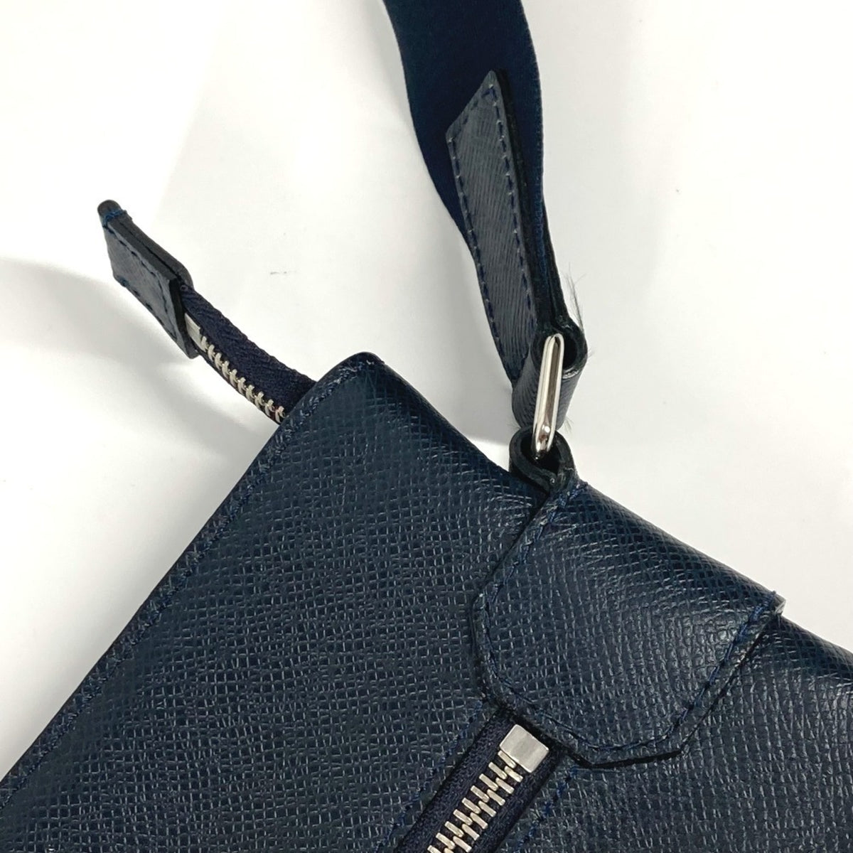 Louis Vuitton Boreal Navy Taiga Leather Shoulder Bag (Pre-Owned)