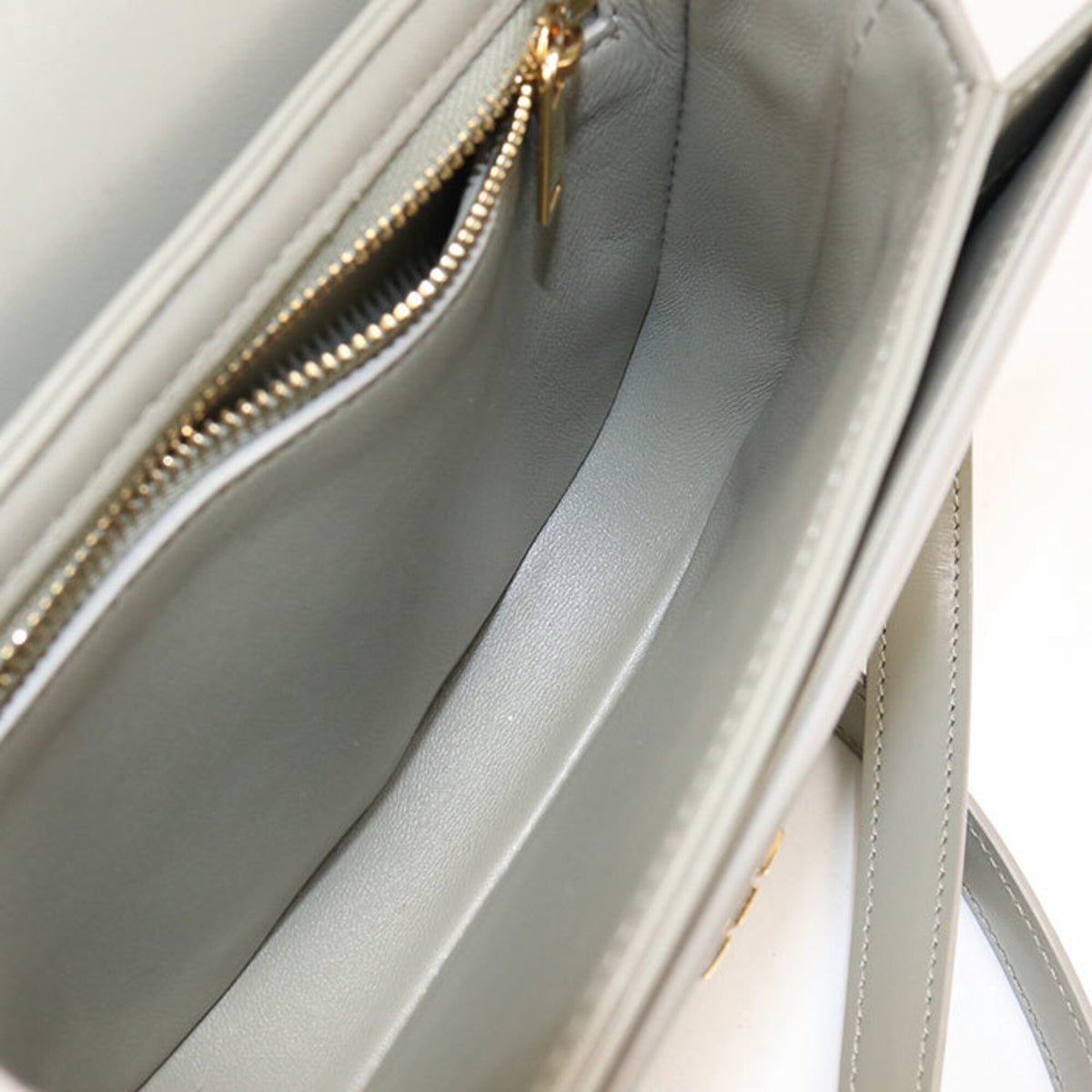 Celine Gray Leather Shoulder Bag (Pre-Owned)
