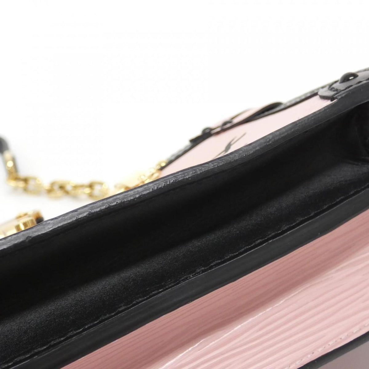 Louis Vuitton Pink Leather Shoulder Bag (Pre-Owned)