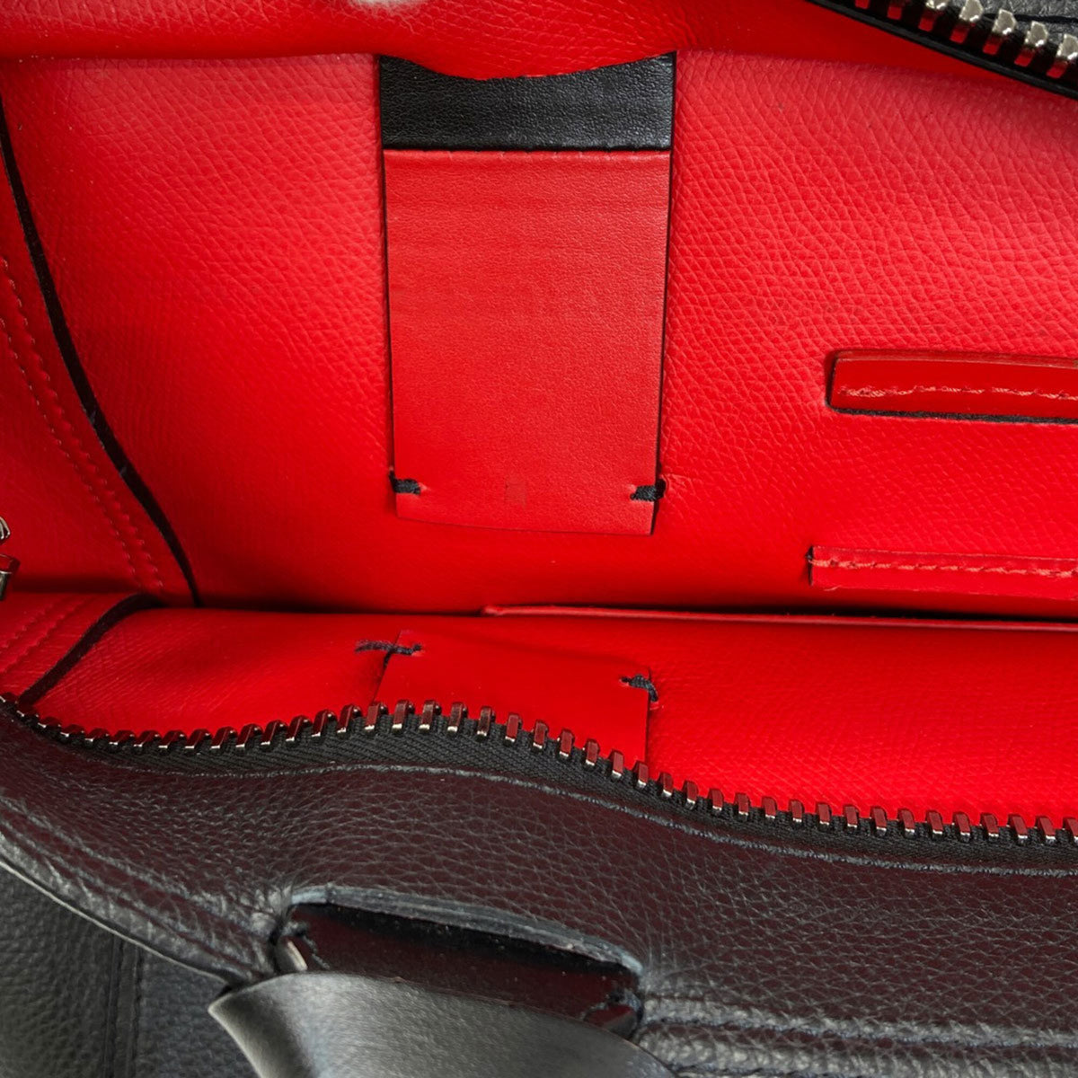 Christian Louboutin Black Leather Tote Bag (Pre-Owned)