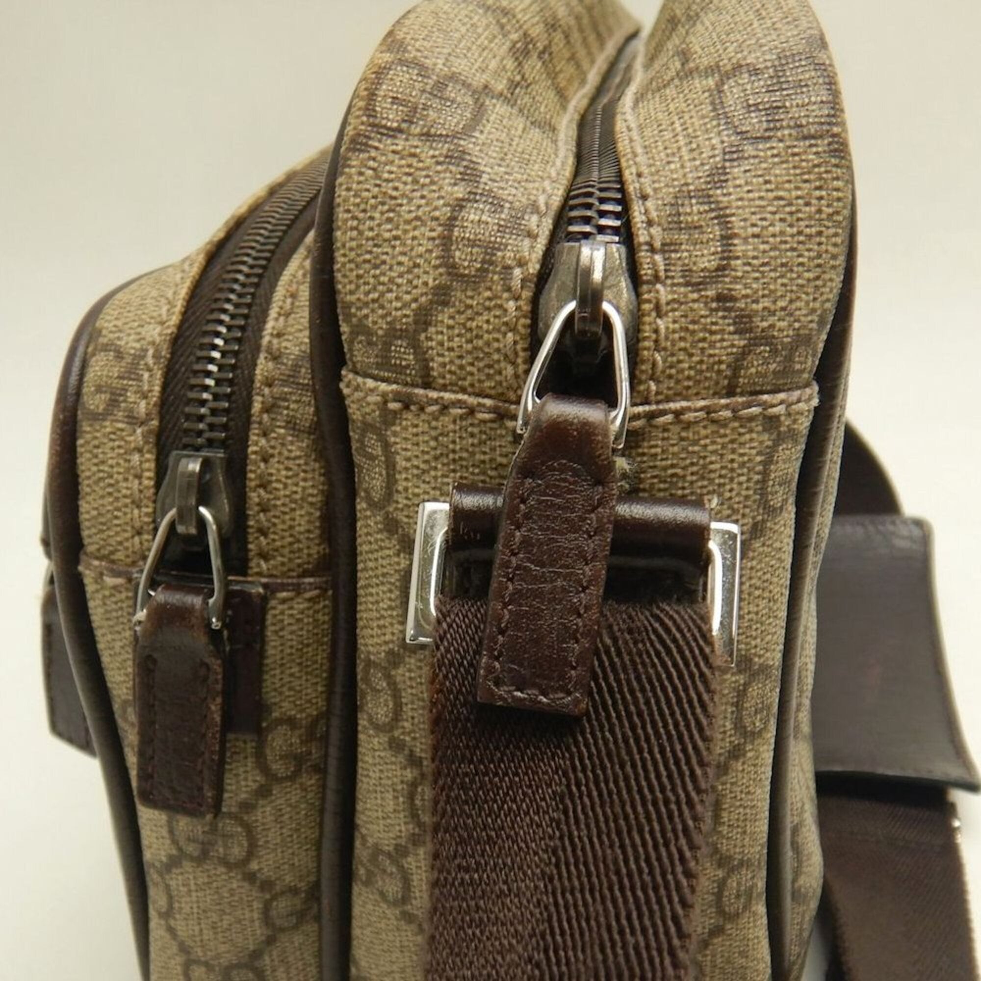 Gucci Brown Gg Supreme Shoulder Bag (Pre-Owned)