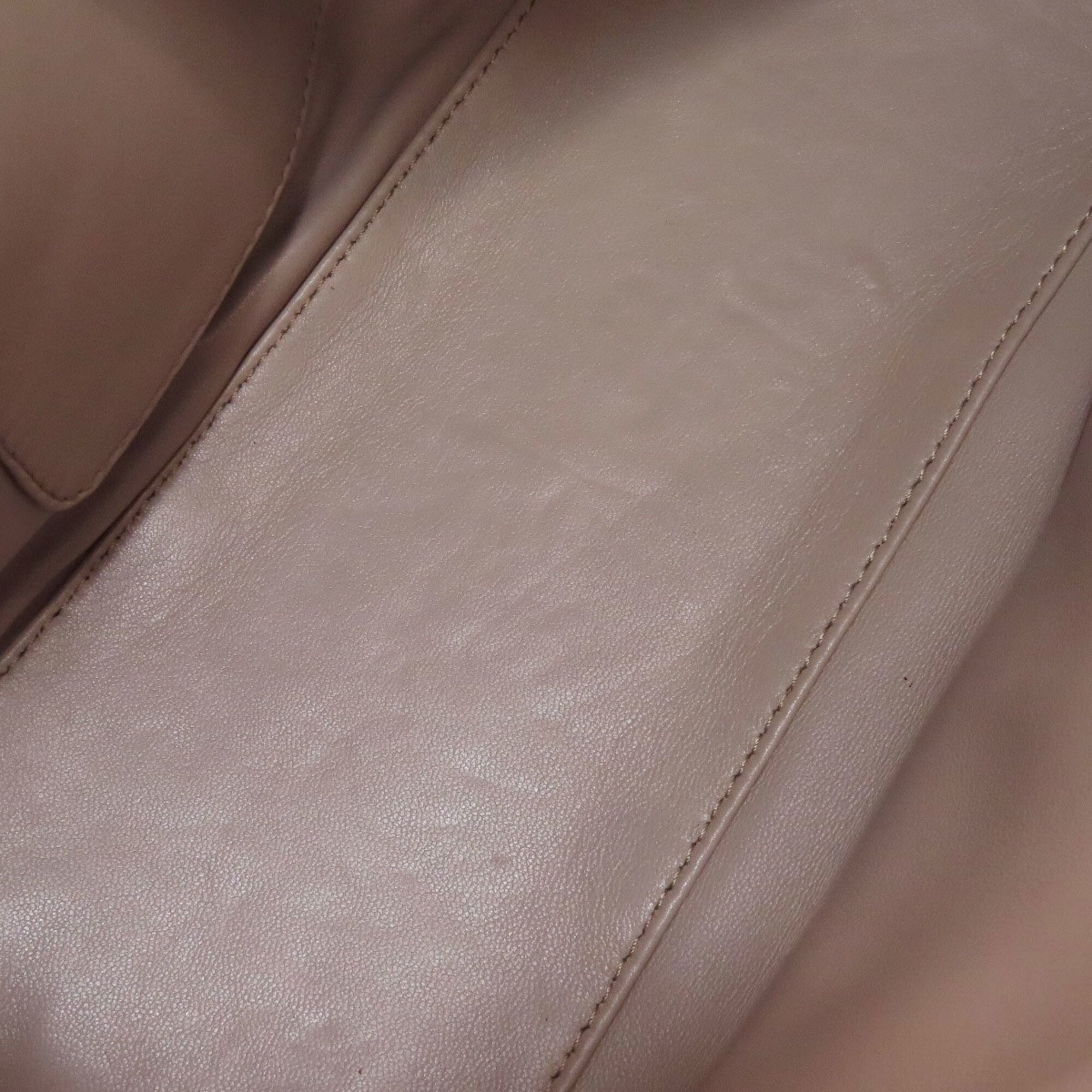 Loewe Grayish Leather Handbag (Pre-Owned)