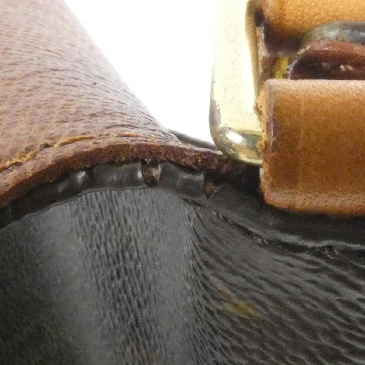 Louis Vuitton Marron Coated Canvas Shoulder Bag (Pre-Owned)