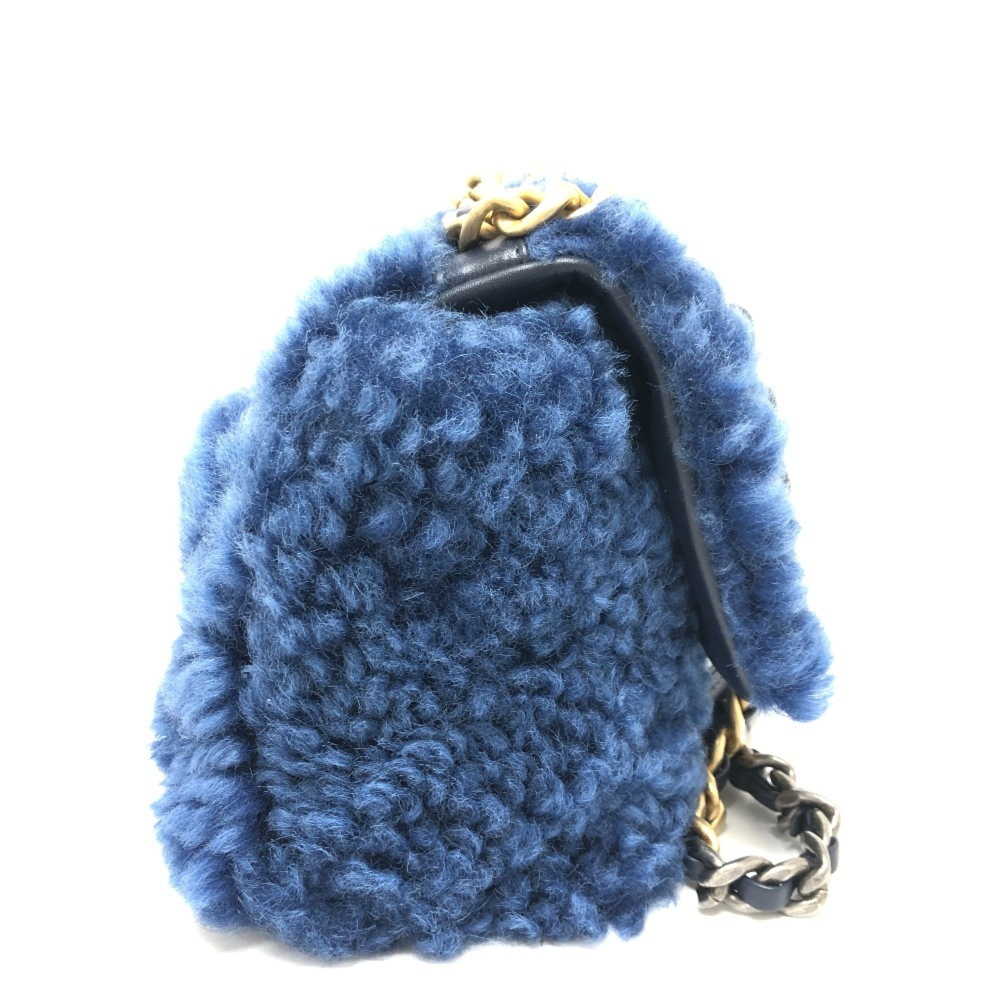 Chanel Blue Shoulder Bag (Pre-Owned)