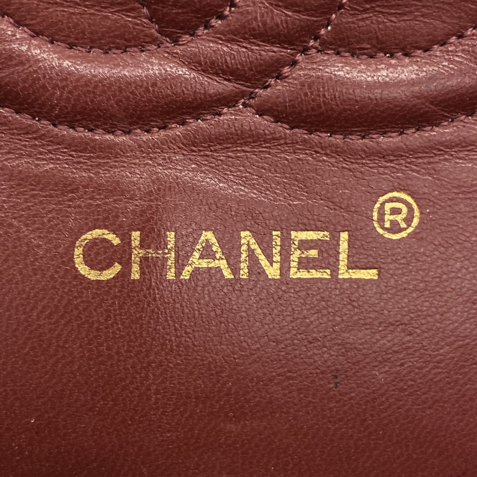 Chanel Black Leather Shoulder Bag (Pre-Owned)