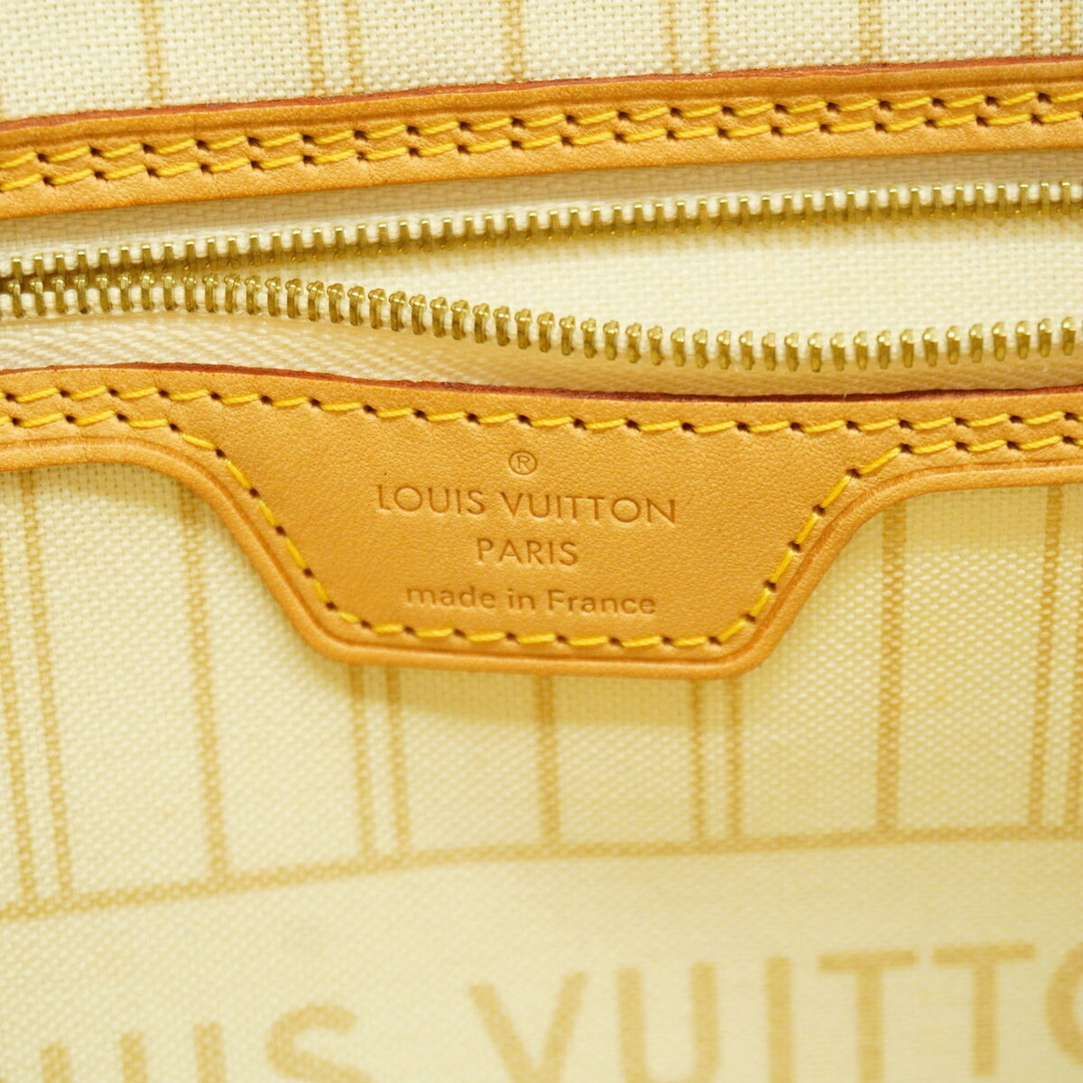 Louis Vuitton White Tote Bag (Pre-Owned)