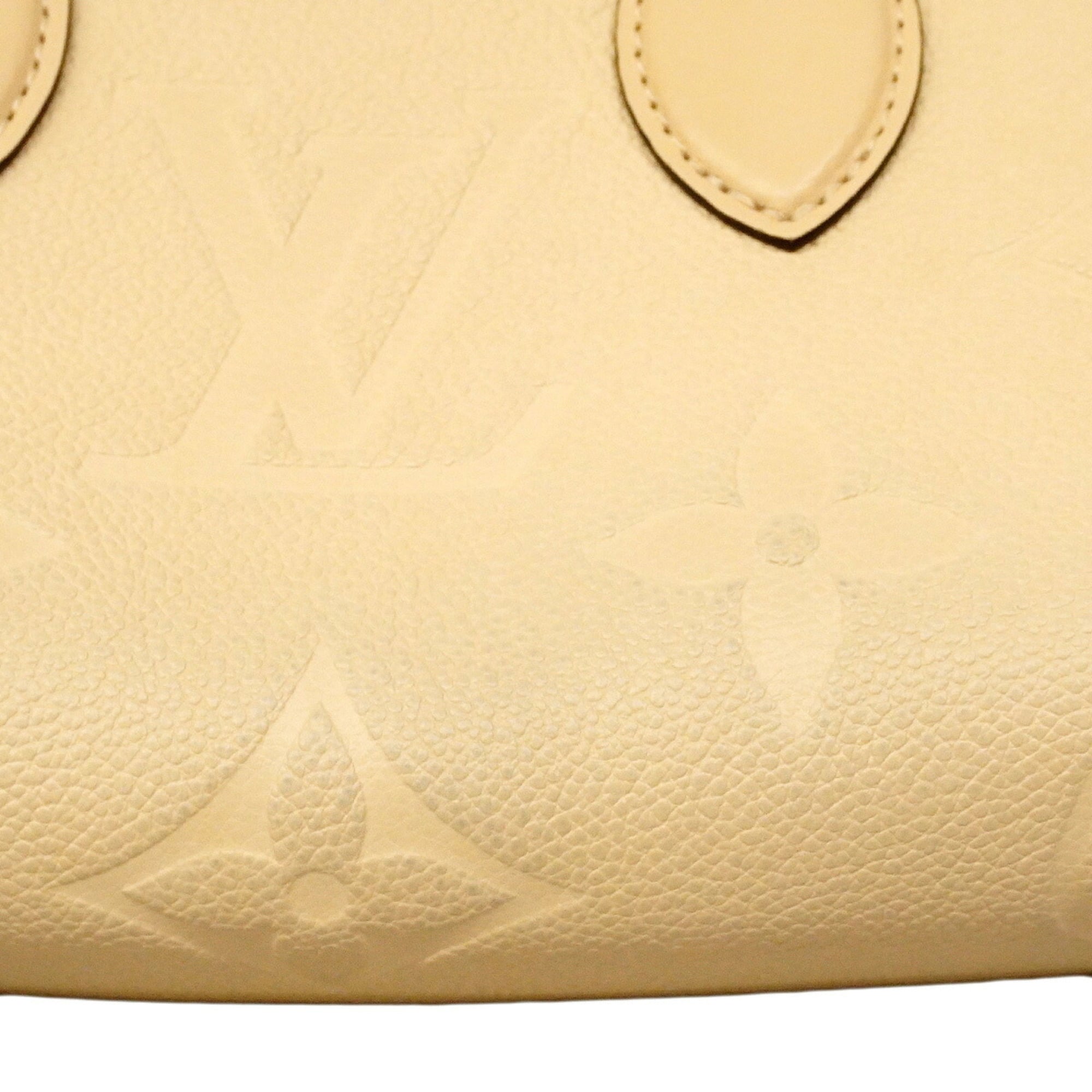 Louis Vuitton Cream Handbag (Pre-Owned)