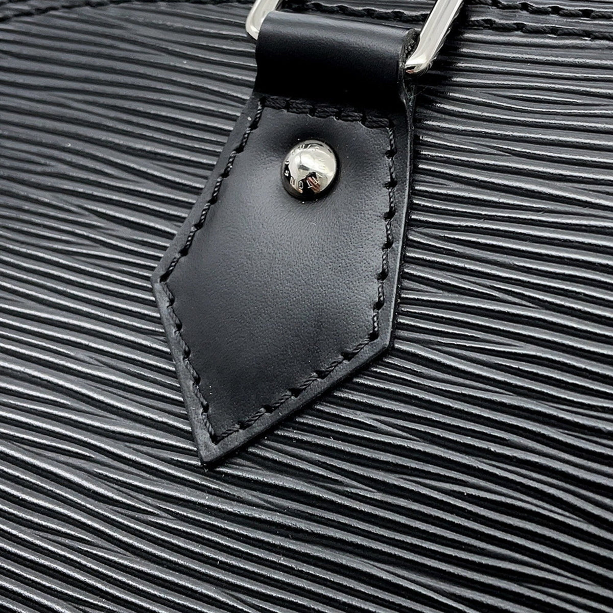 Louis Vuitton Epi Black Noir Epi Leather Handbag (Pre-Owned)