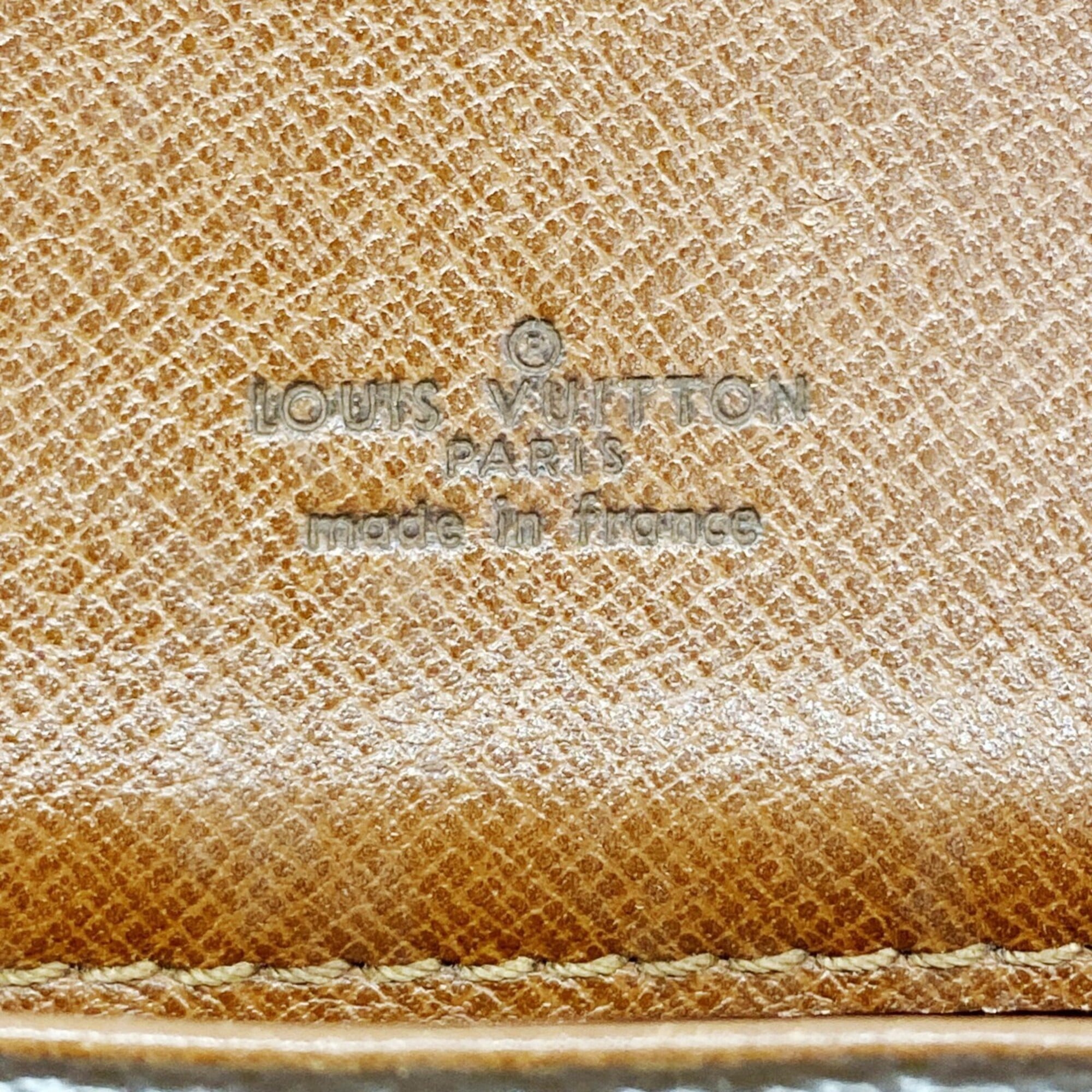 Louis Vuitton Brown Shoulder Bag (Pre-Owned)