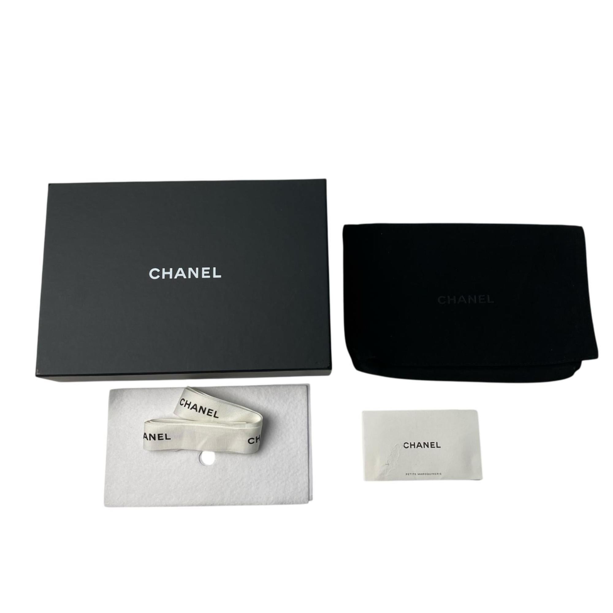 Chanel Green Grained Calfskin Shoulder Bag (Pre-Owned)