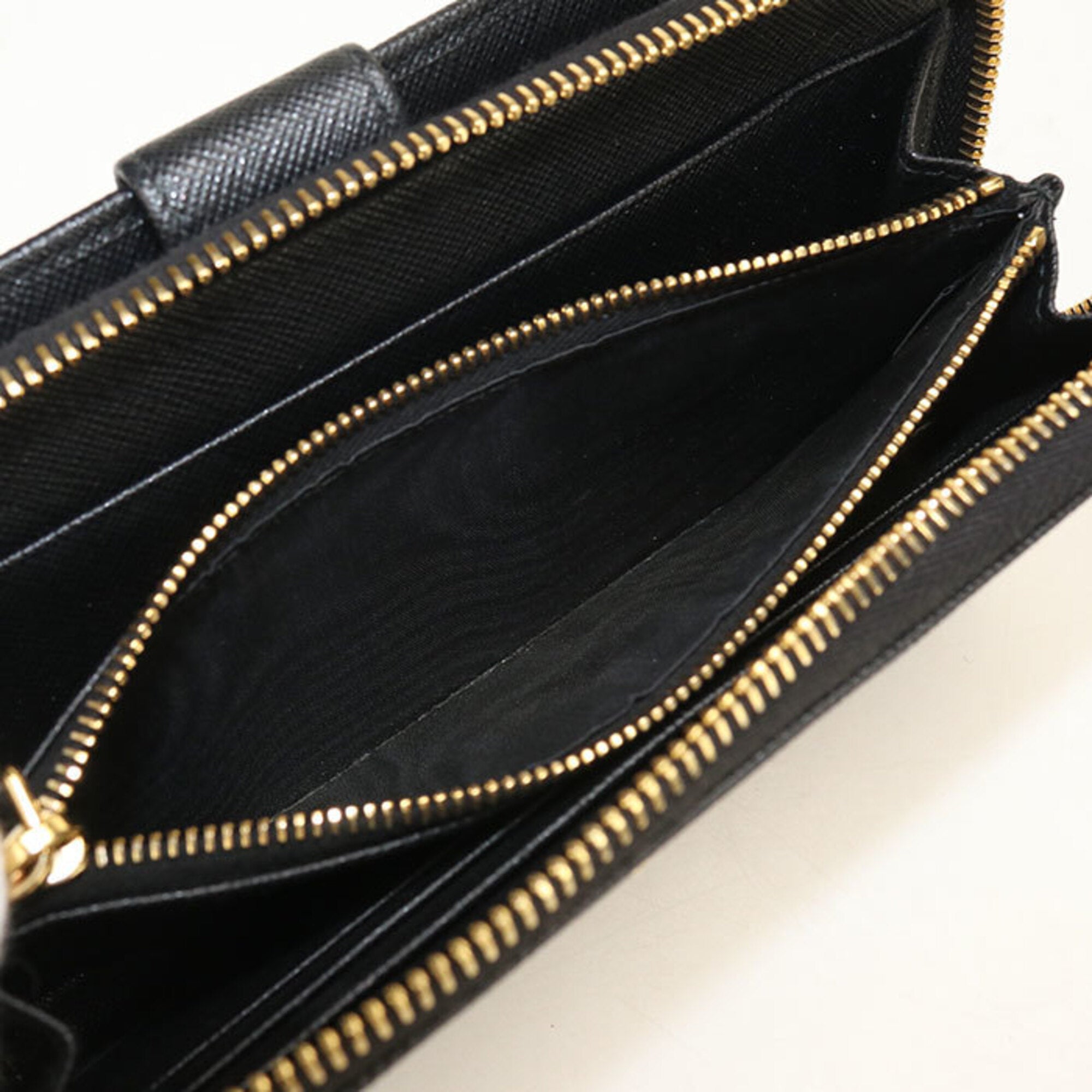 Prada Black Leather Long Wallet (Bi-Fold) (Pre-Owned)