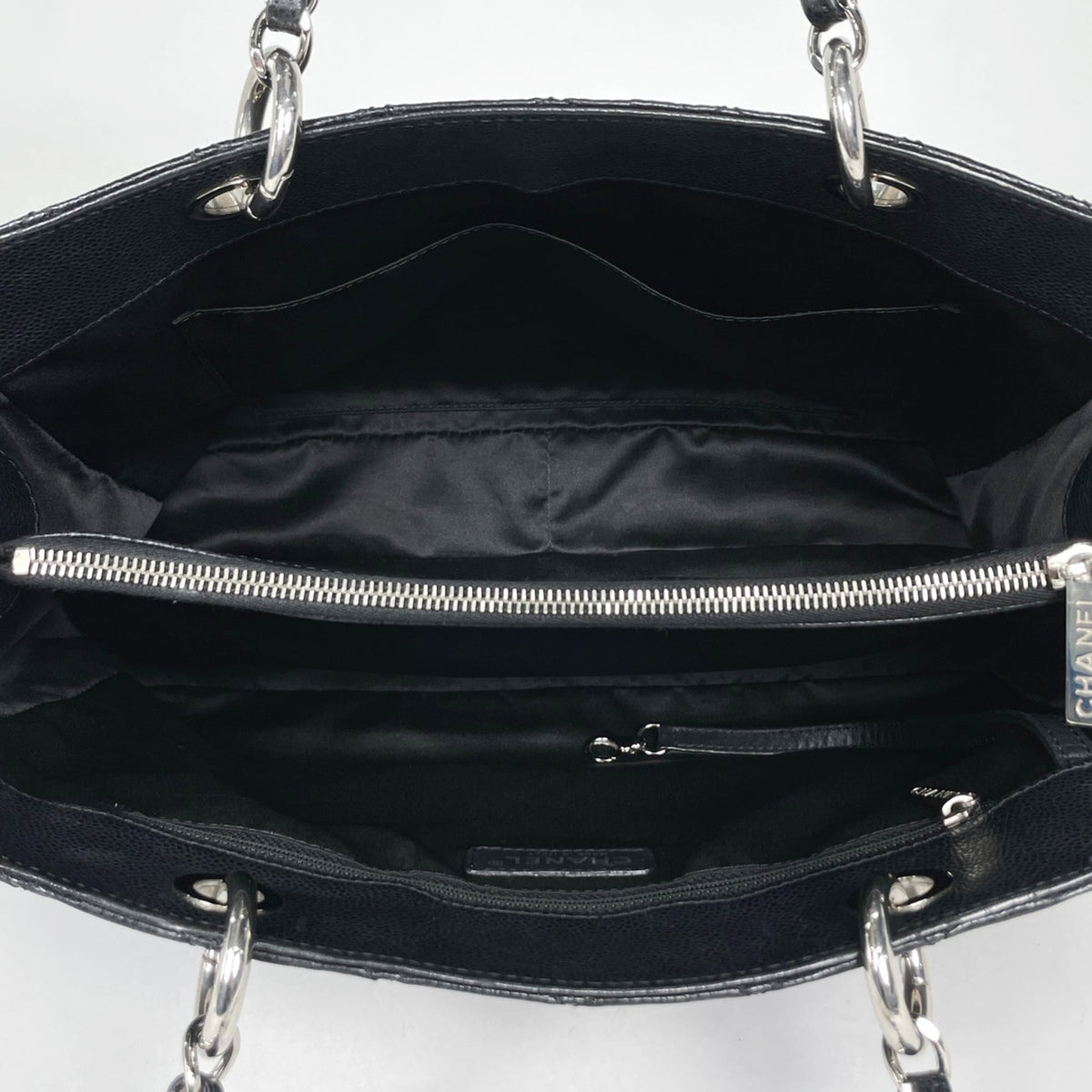 Chanel Black Grained Calfskin Tote Bag (Pre-Owned)
