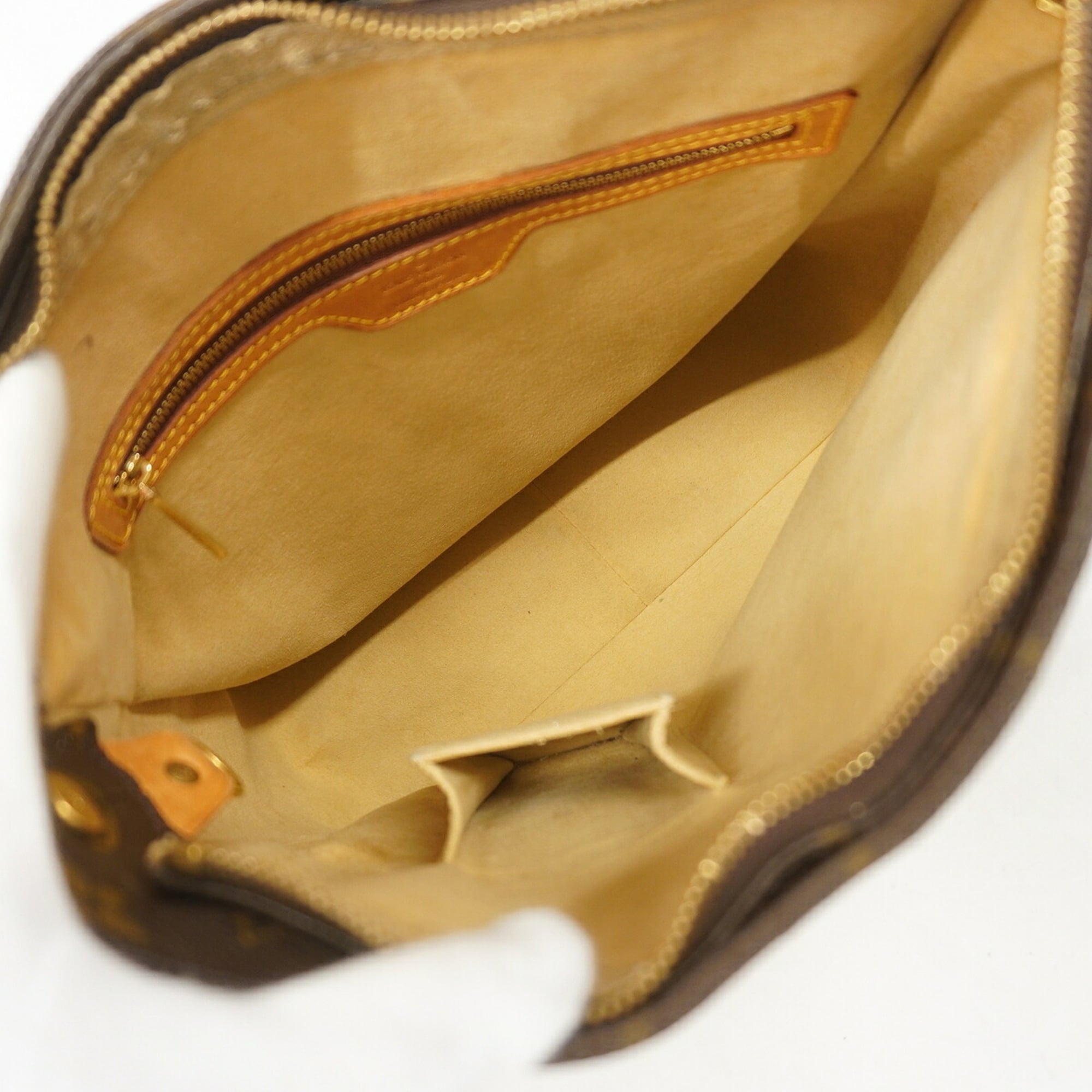 Louis Vuitton Brown Shoulder Bag (Pre-Owned)