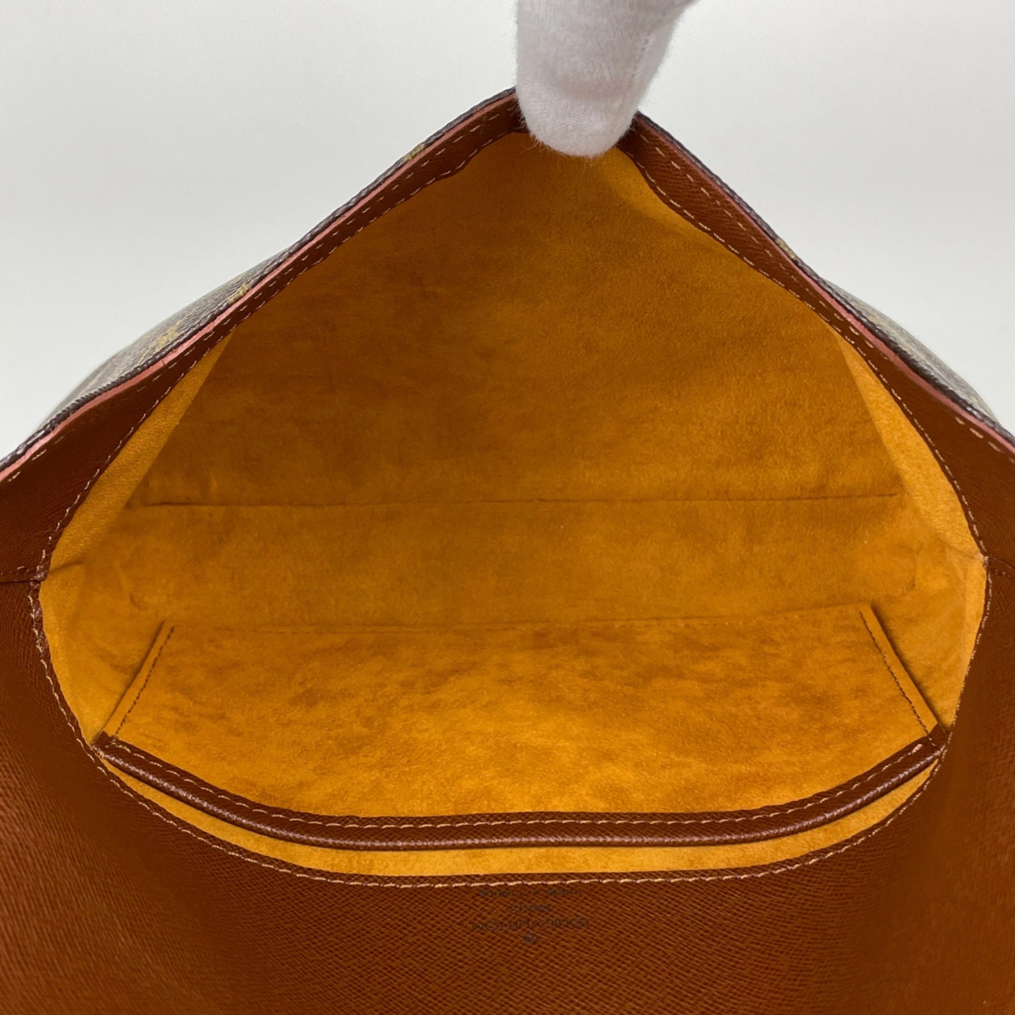 Louis Vuitton Brown Monogram Monogram Shoulder Bag (Pre-Owned)