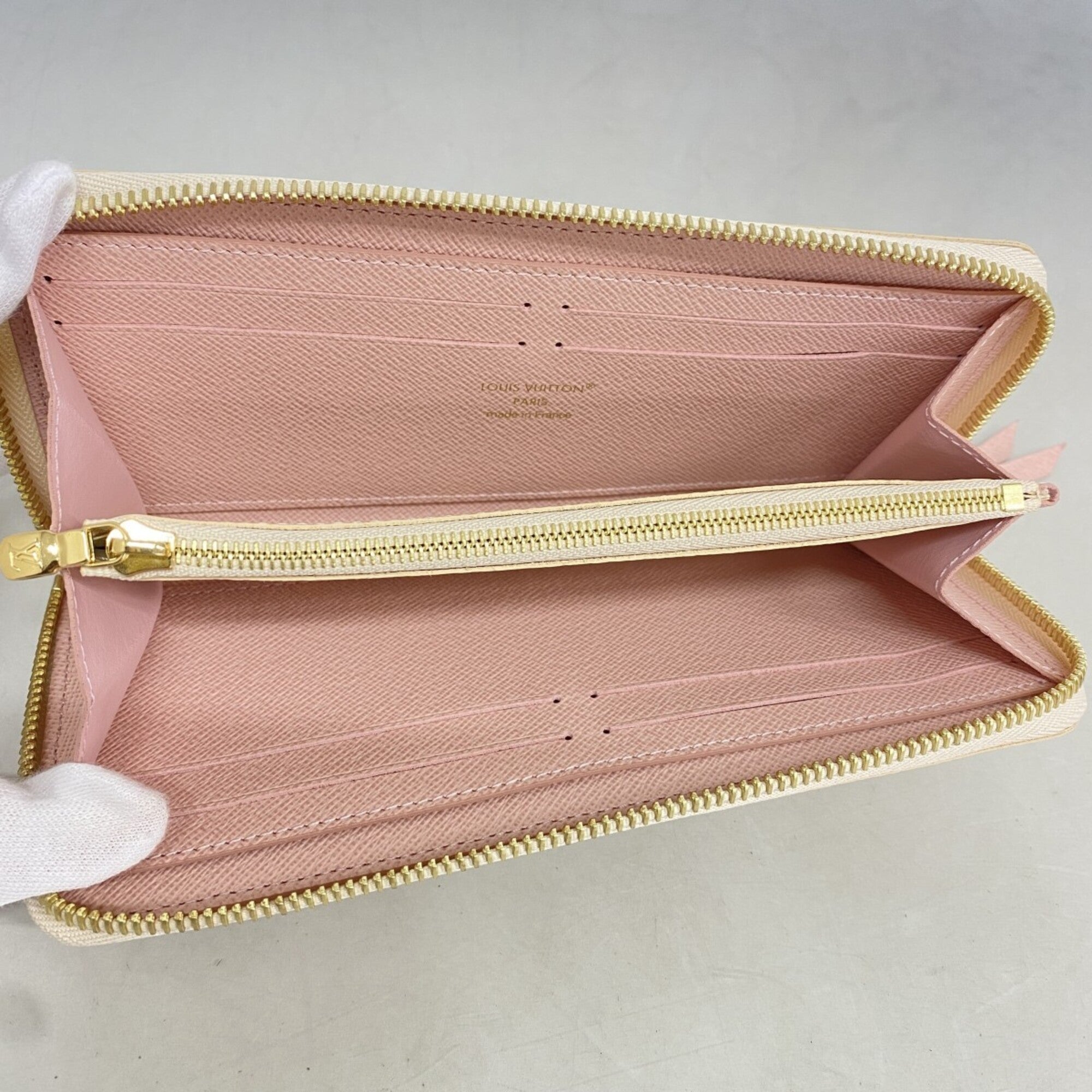Louis Vuitton Rose Ballerine White Long Wallet (Bi-Fold) (Pre-Owned)