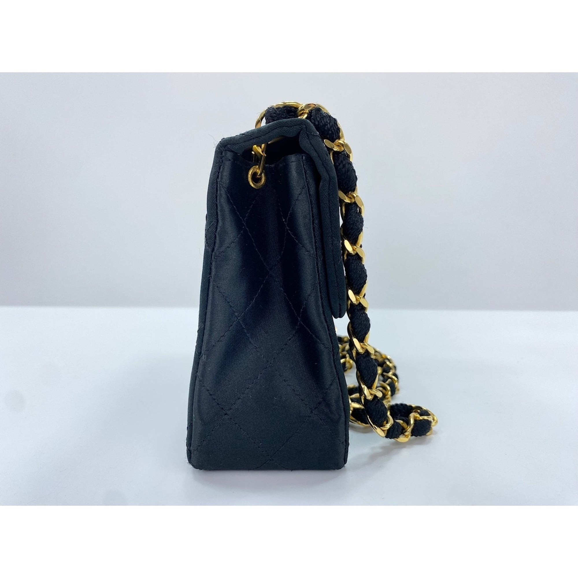 Chanel Matelasse Black Shoulder Bag (Pre-Owned)