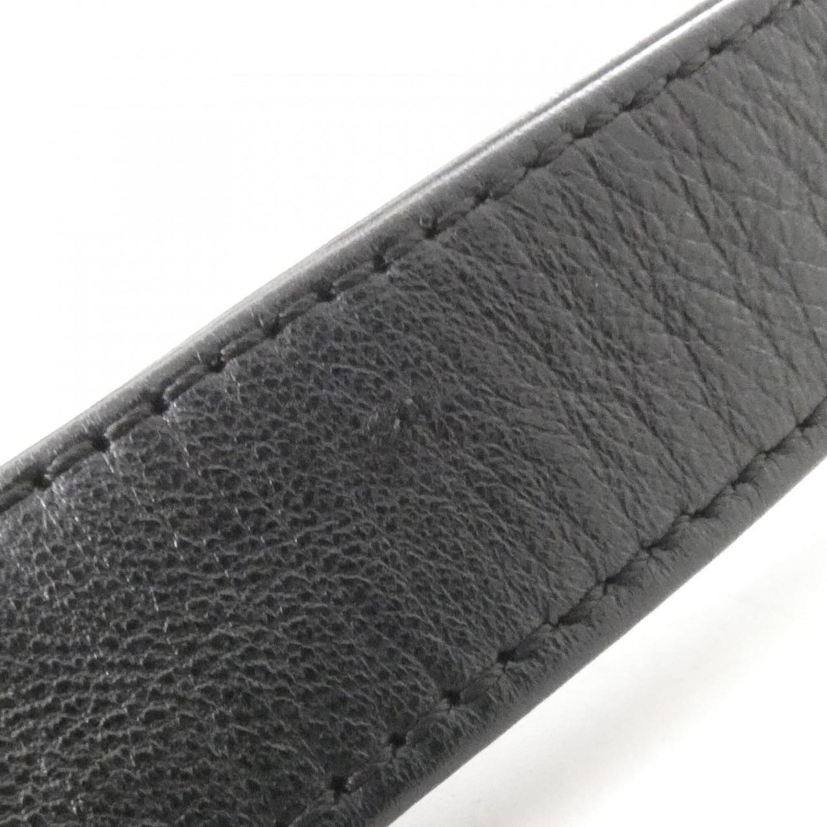 Chanel Black Leather Shoulder Bag (Pre-Owned)