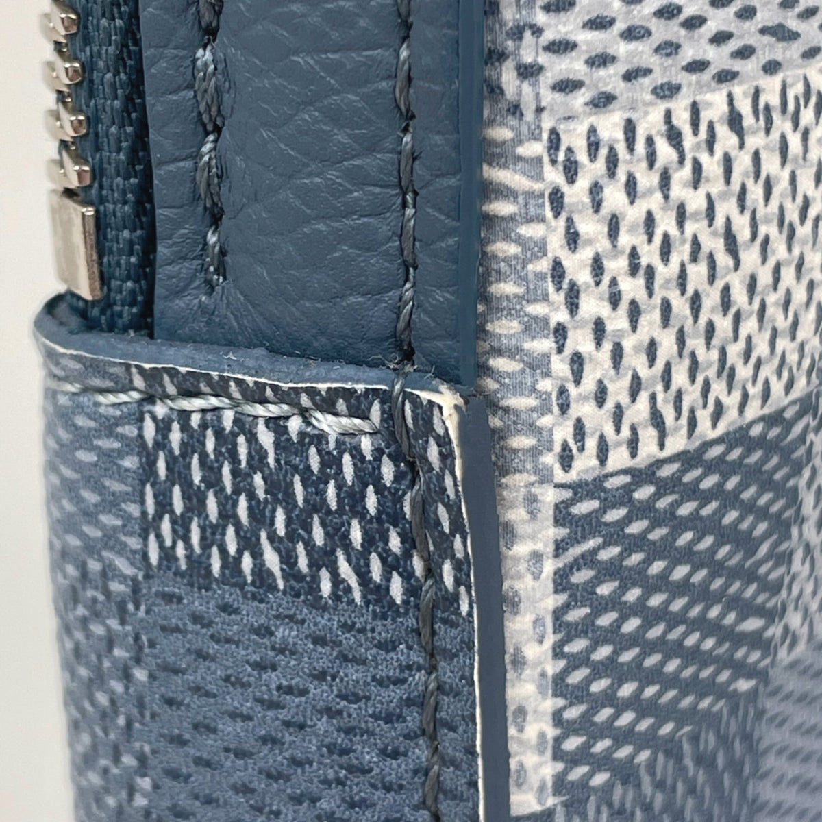 Louis Vuitton Dark Blue Sling Bag (Pre-Owned)