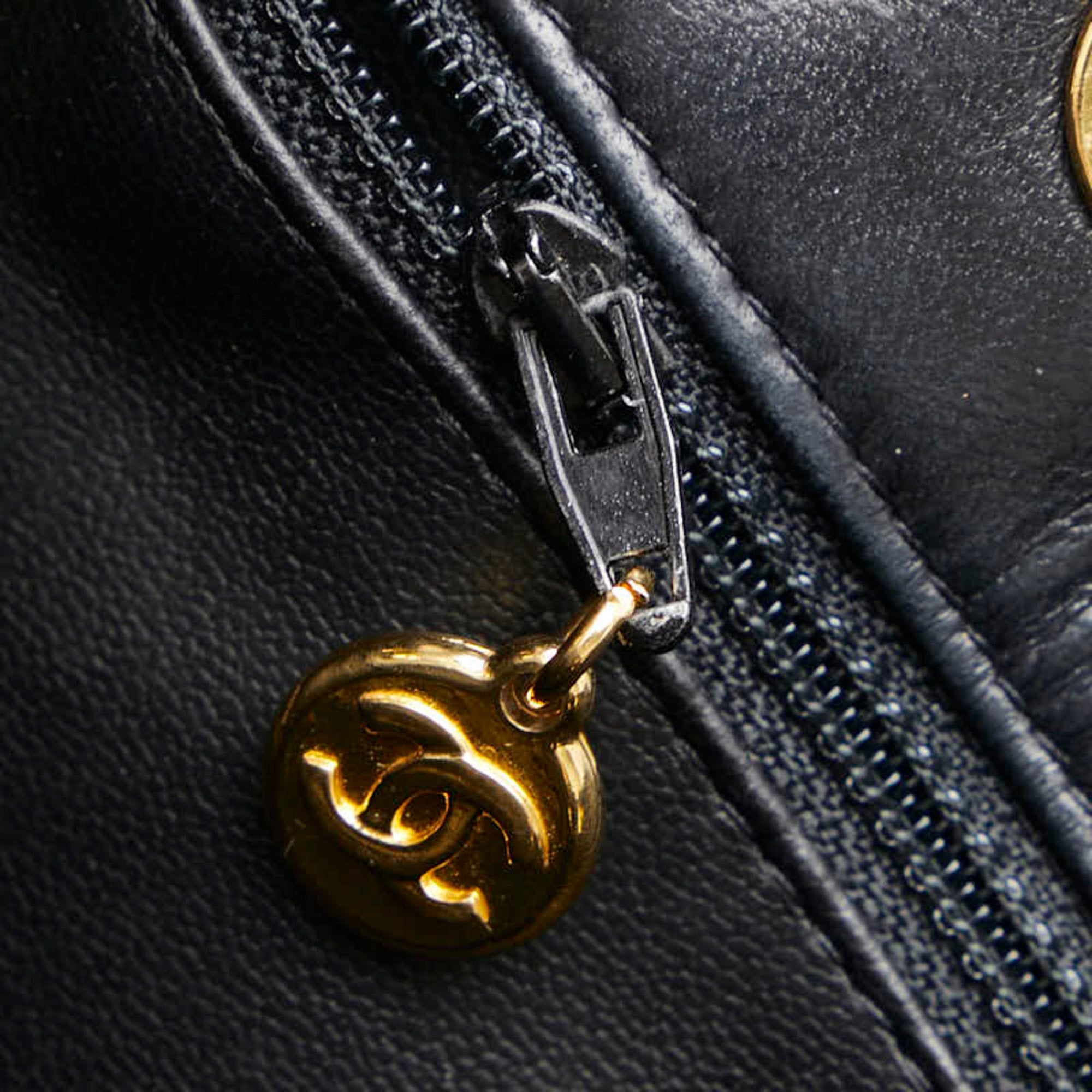 Chanel Black Leather Shoulder Bag Tote Bag (Pre-Owned)