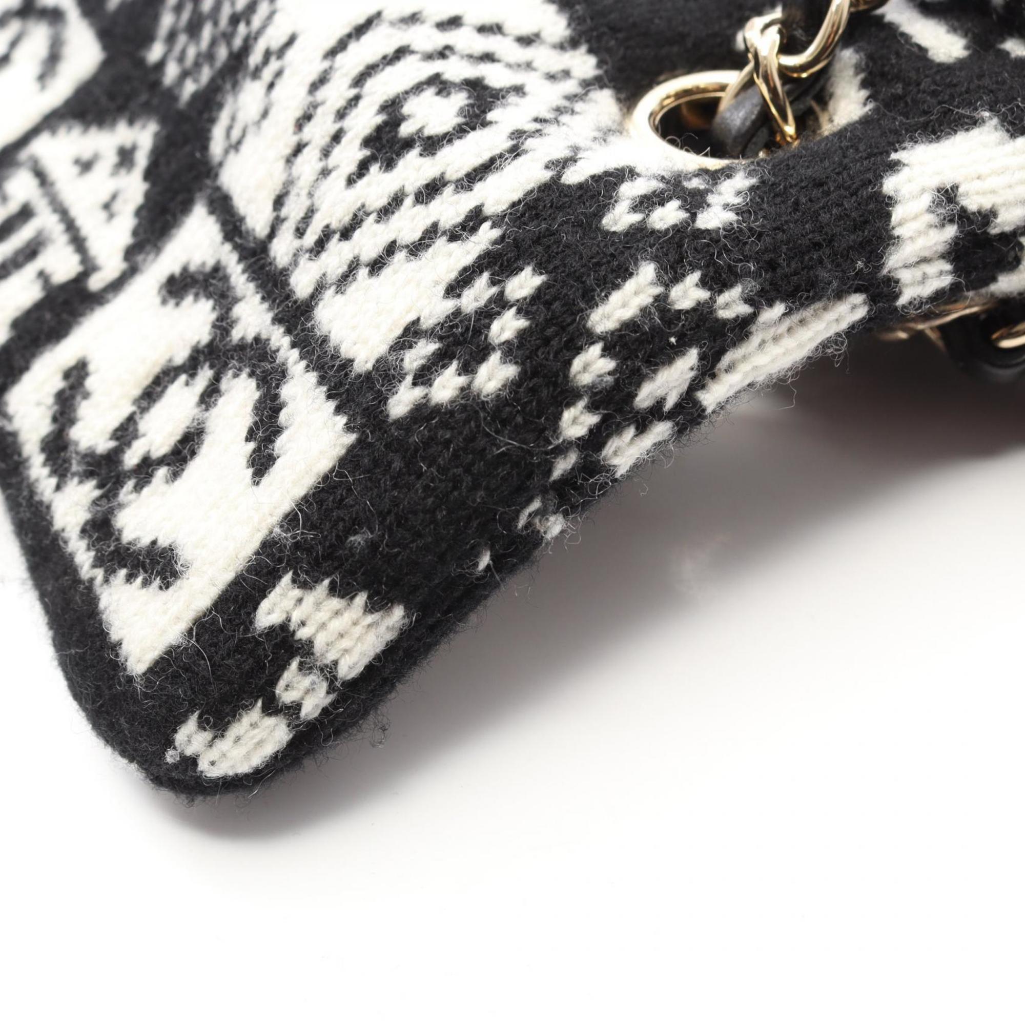 Chanel Black White Wool Shoulder Bag (Pre-Owned)