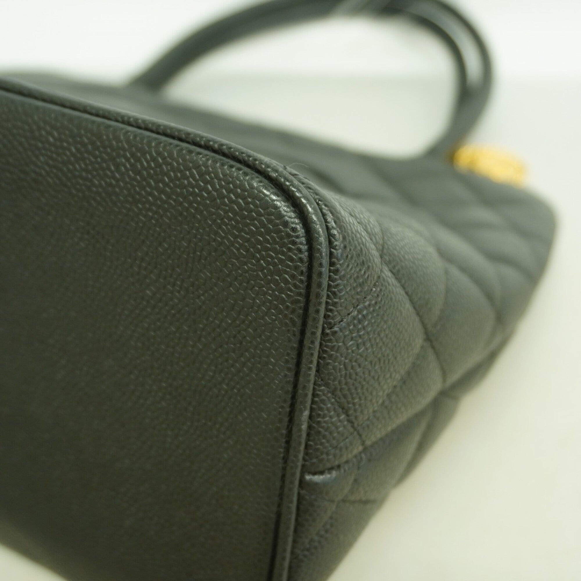 Chanel Black Grained Calfskin Tote Bag (Pre-Owned)