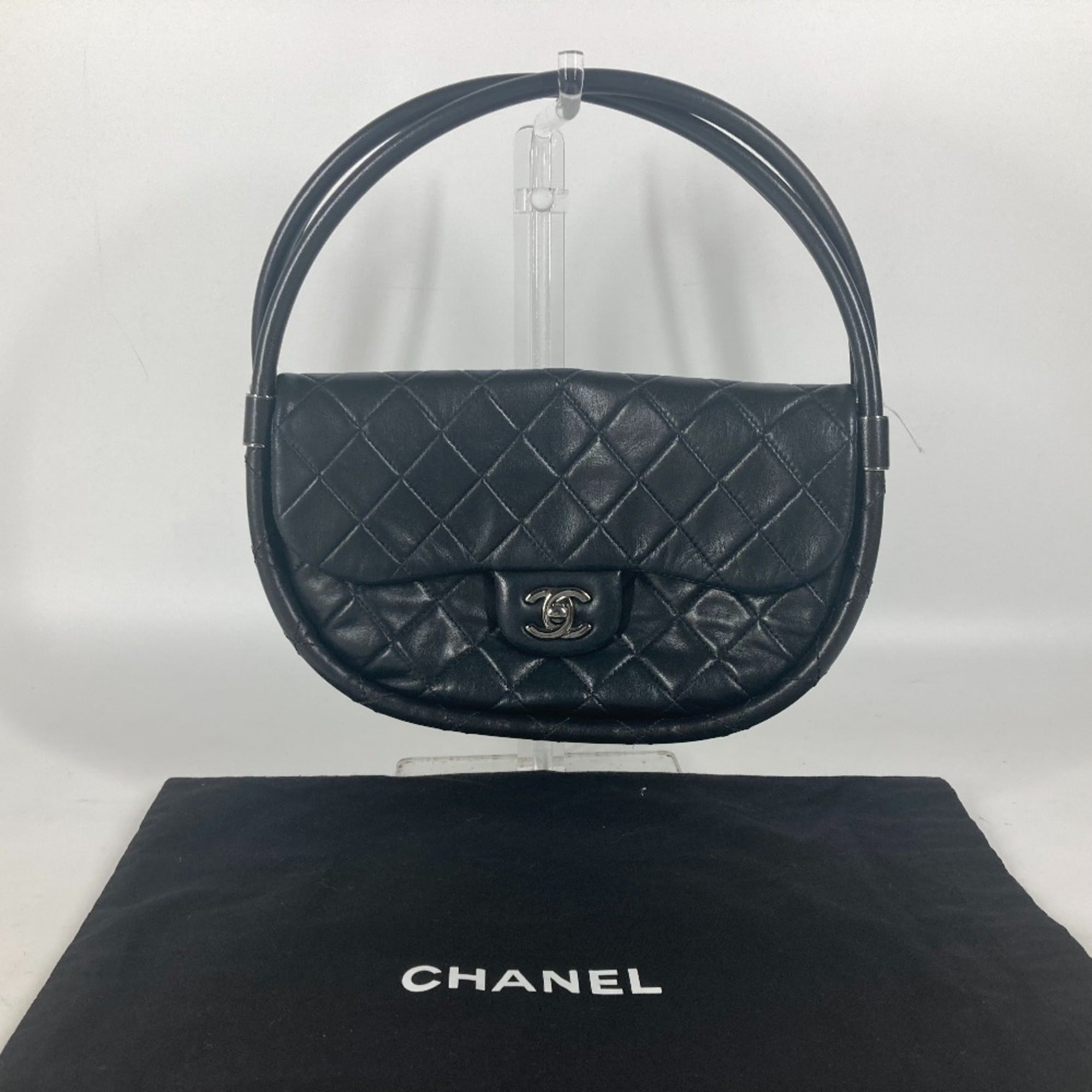 Chanel Black Leather Handbag (Pre-Owned)