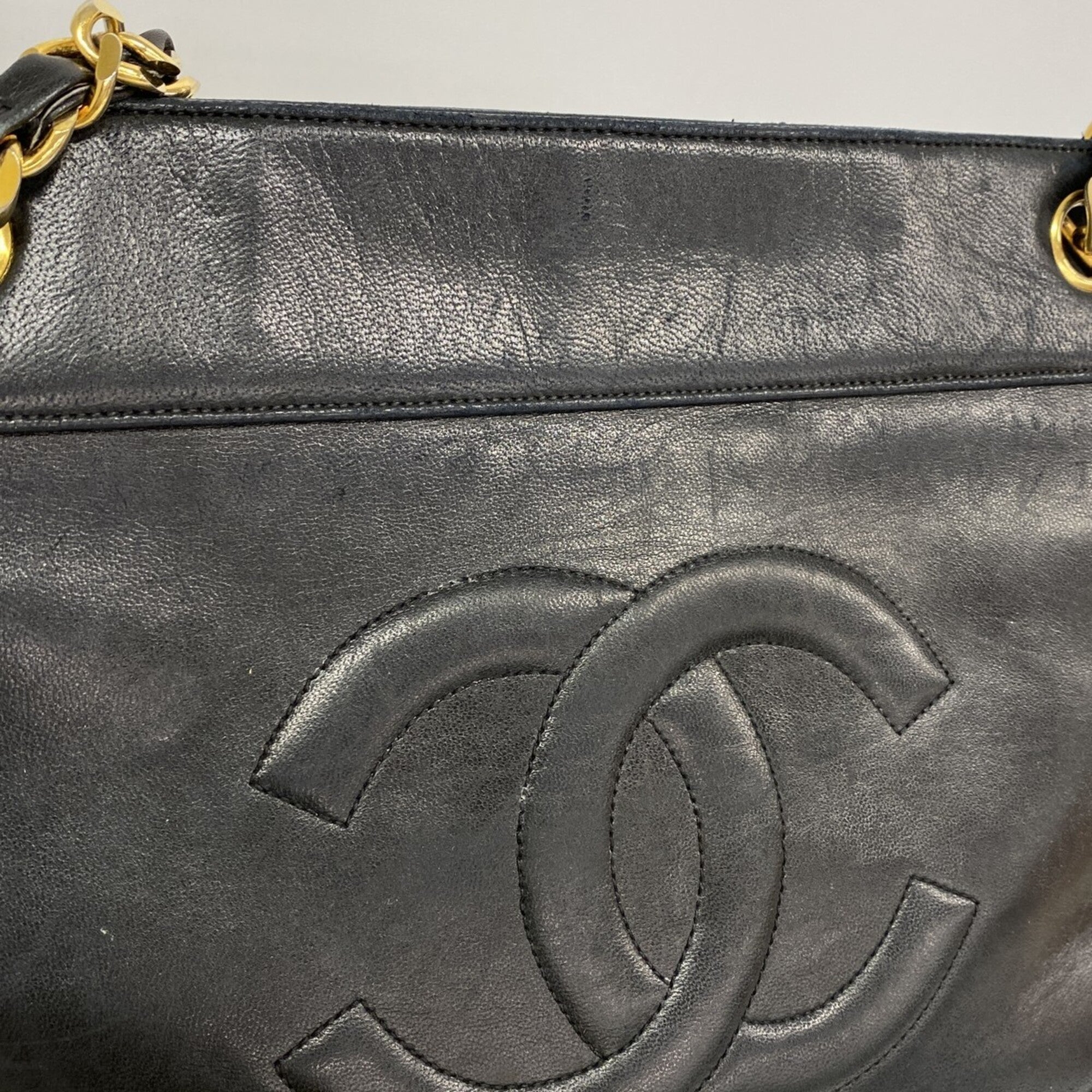 Chanel Black Leather Tote Bag (Pre-Owned)