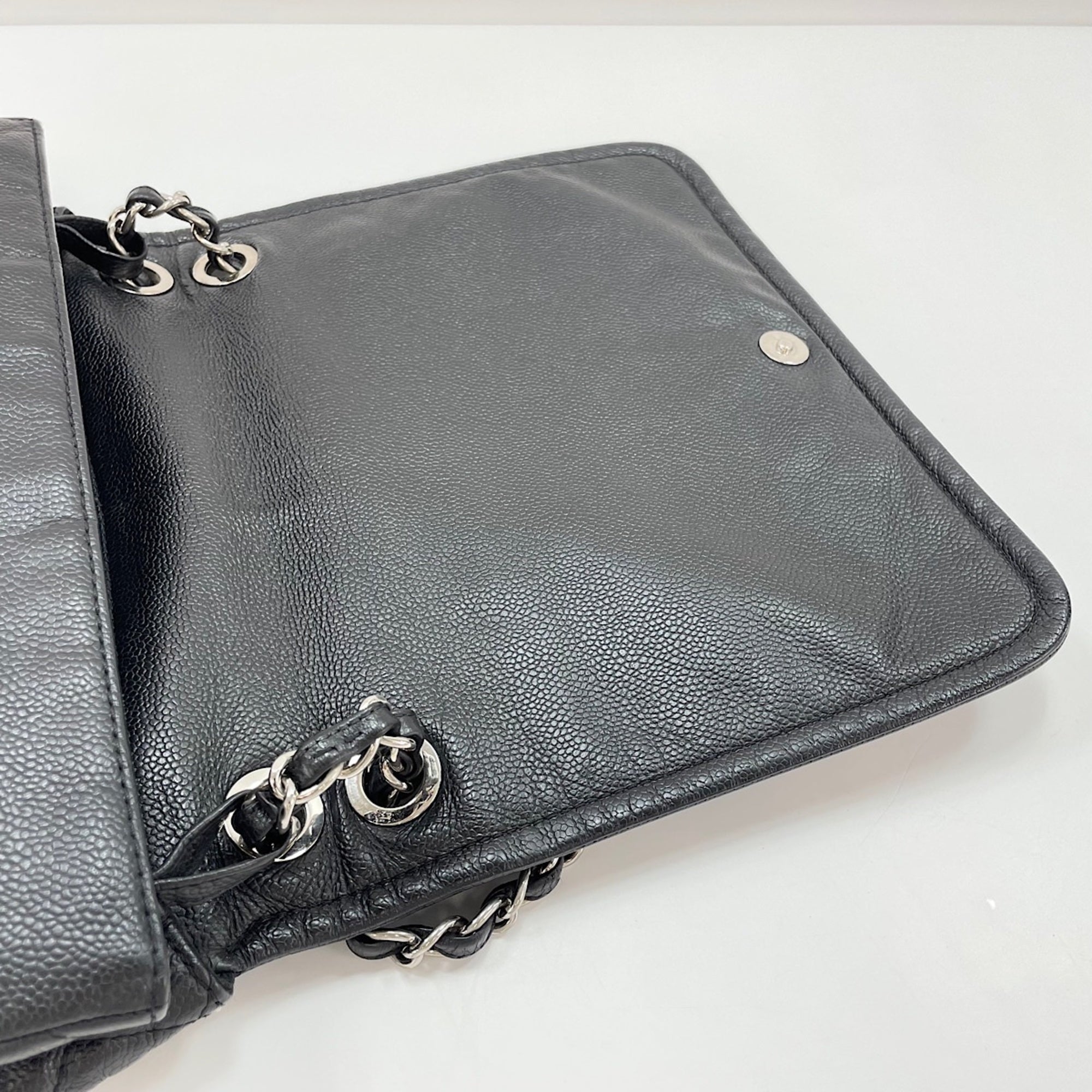 Chanel Black Shoulder Bag (Pre-Owned)