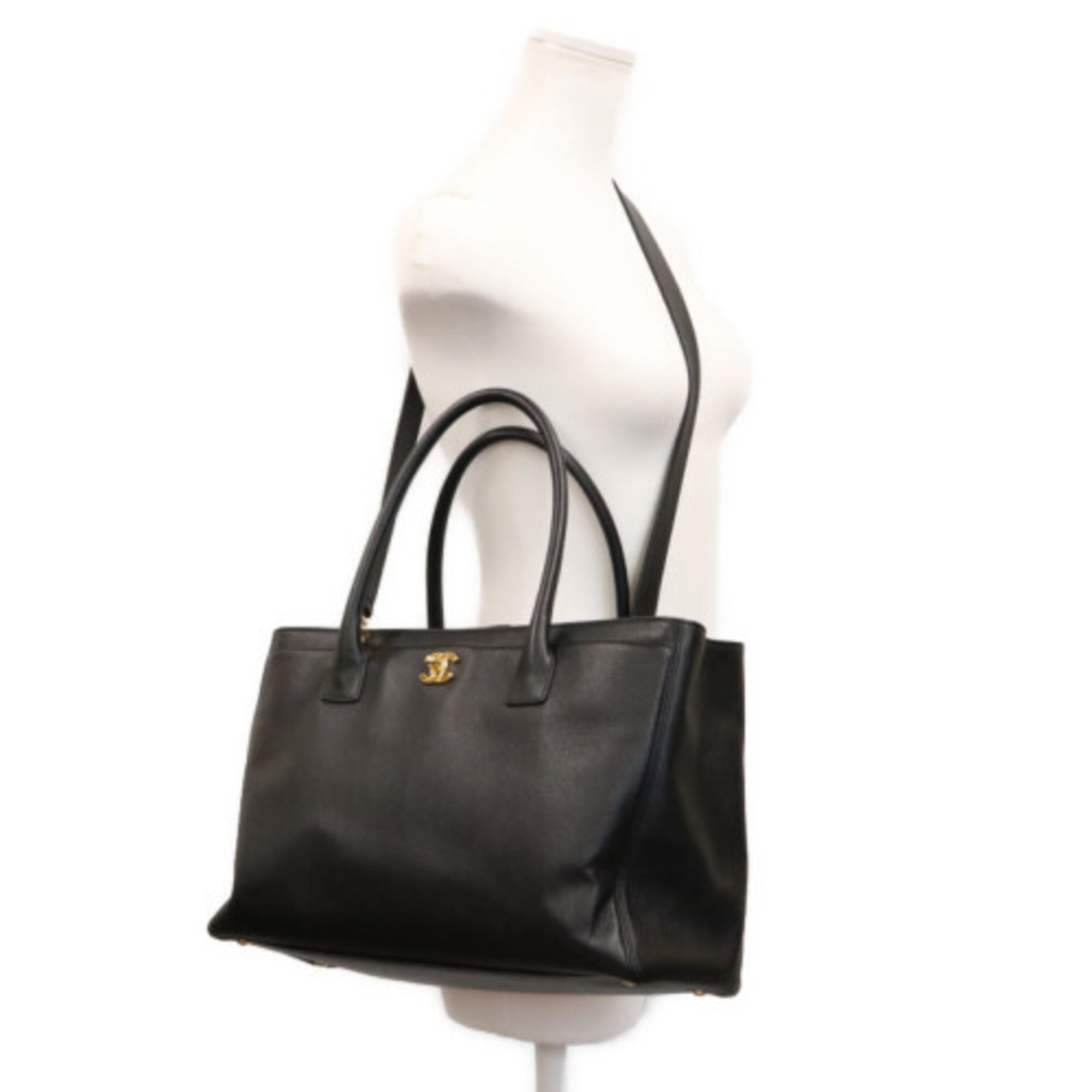 Chanel Black Leather Tote Bag (Pre-Owned)