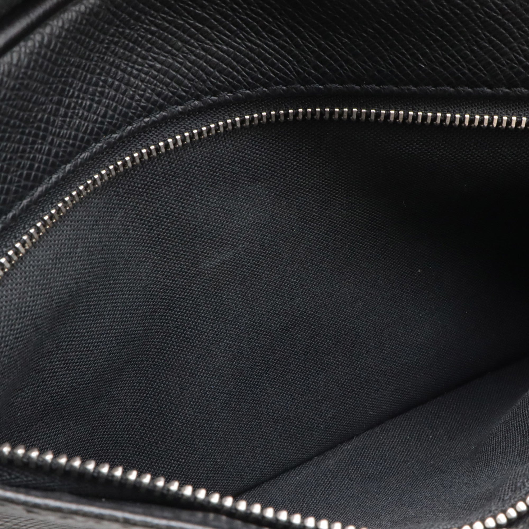 Louis Vuitton Ardoise Taiga Leather Leather Clutch Bag Handbag (Pre-Owned)