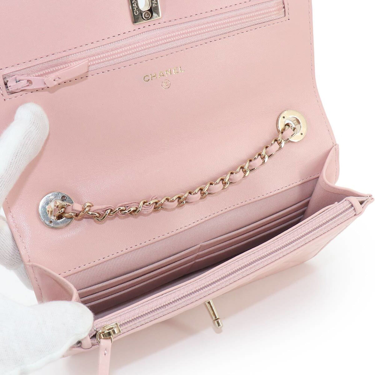 Chanel Pink Leather Chain/Shoulder Wallet (Pre-Owned)