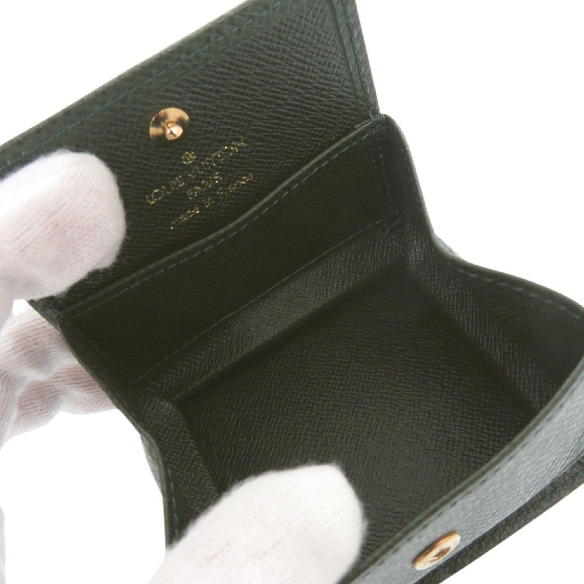 Louis Vuitton Green Taiga Leather Leather Coin Purse/Coin Case (Pre-Owned)
