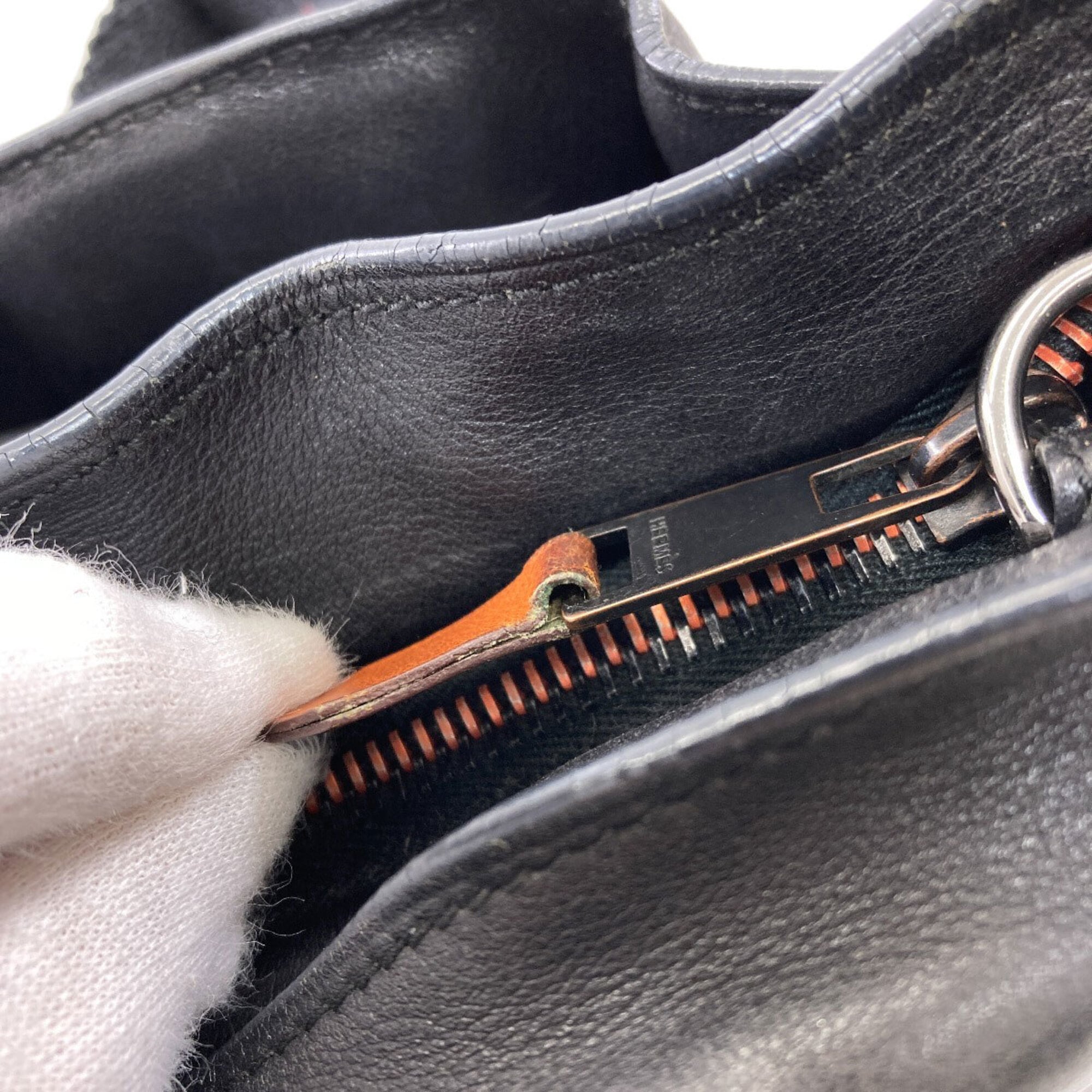 Hermes Black Leather Handbag (Pre-Owned)