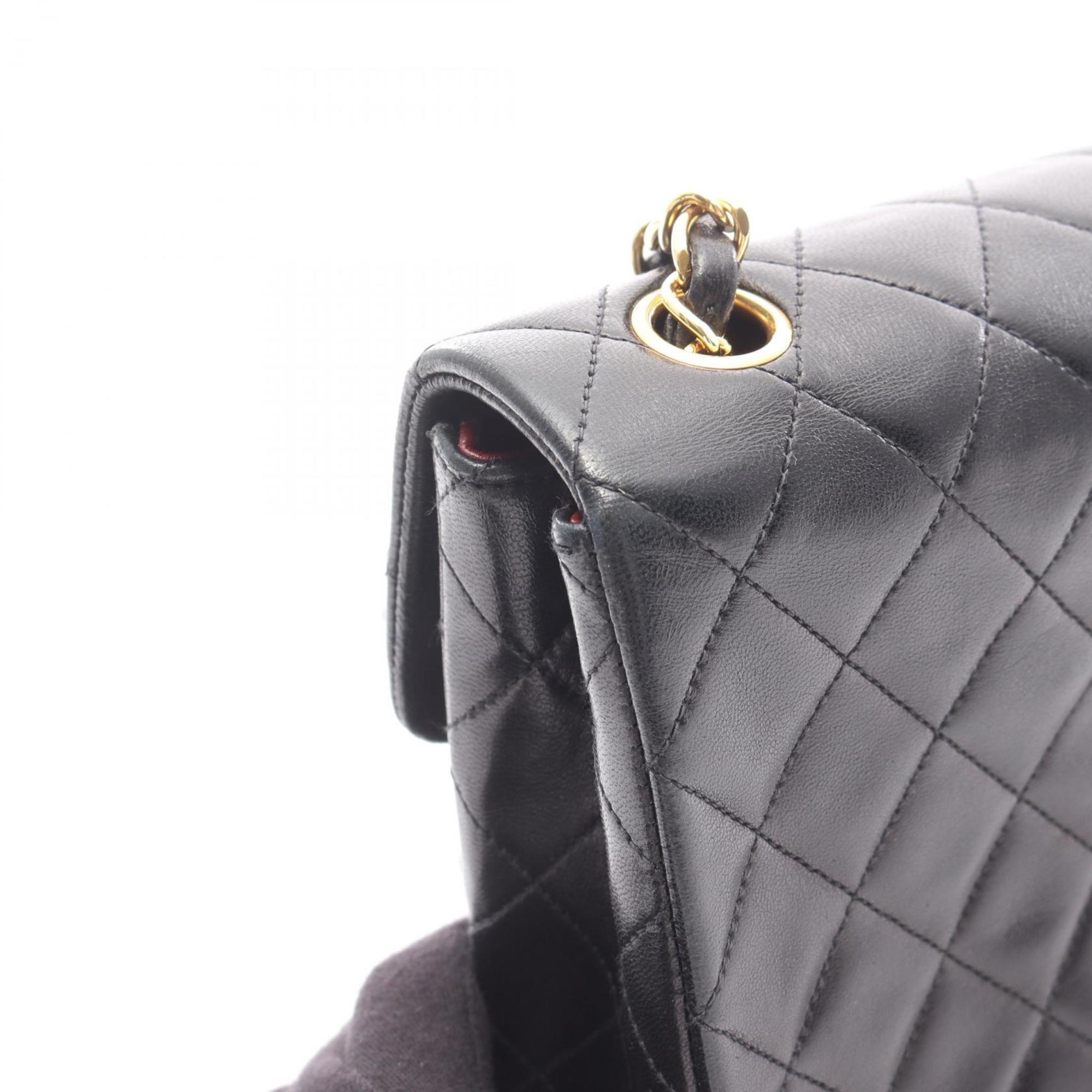 Chanel Black Leather Shoulder Bag (Pre-Owned)