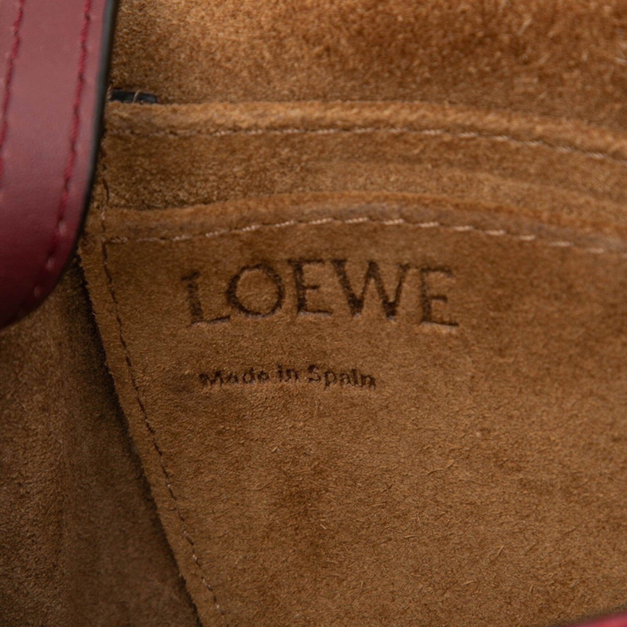 Loewe Bordeaux Red Color Leather Shoulder Bag (Pre-Owned)