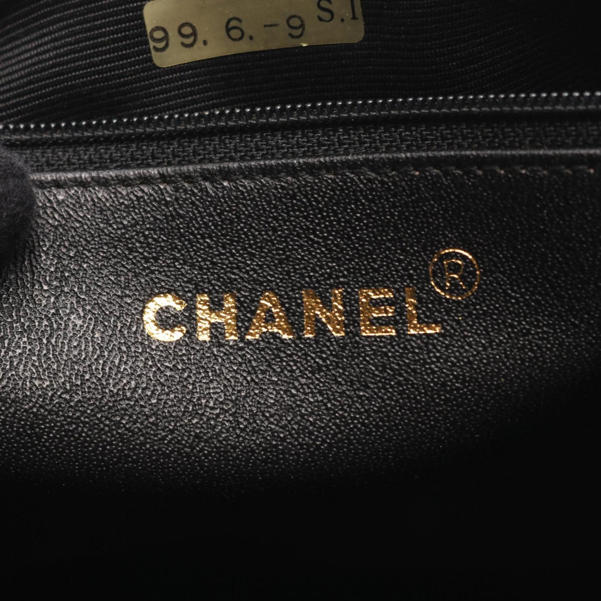 Chanel Black White Leather Shoulder Bag (Pre-Owned)