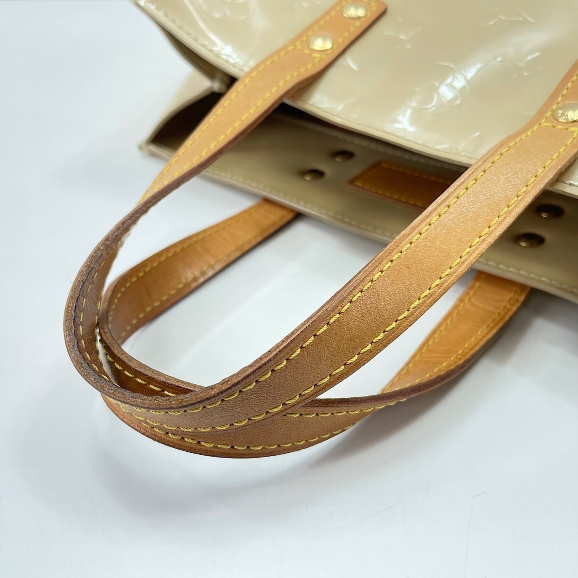 Louis Vuitton Beige Handbag (Pre-Owned)