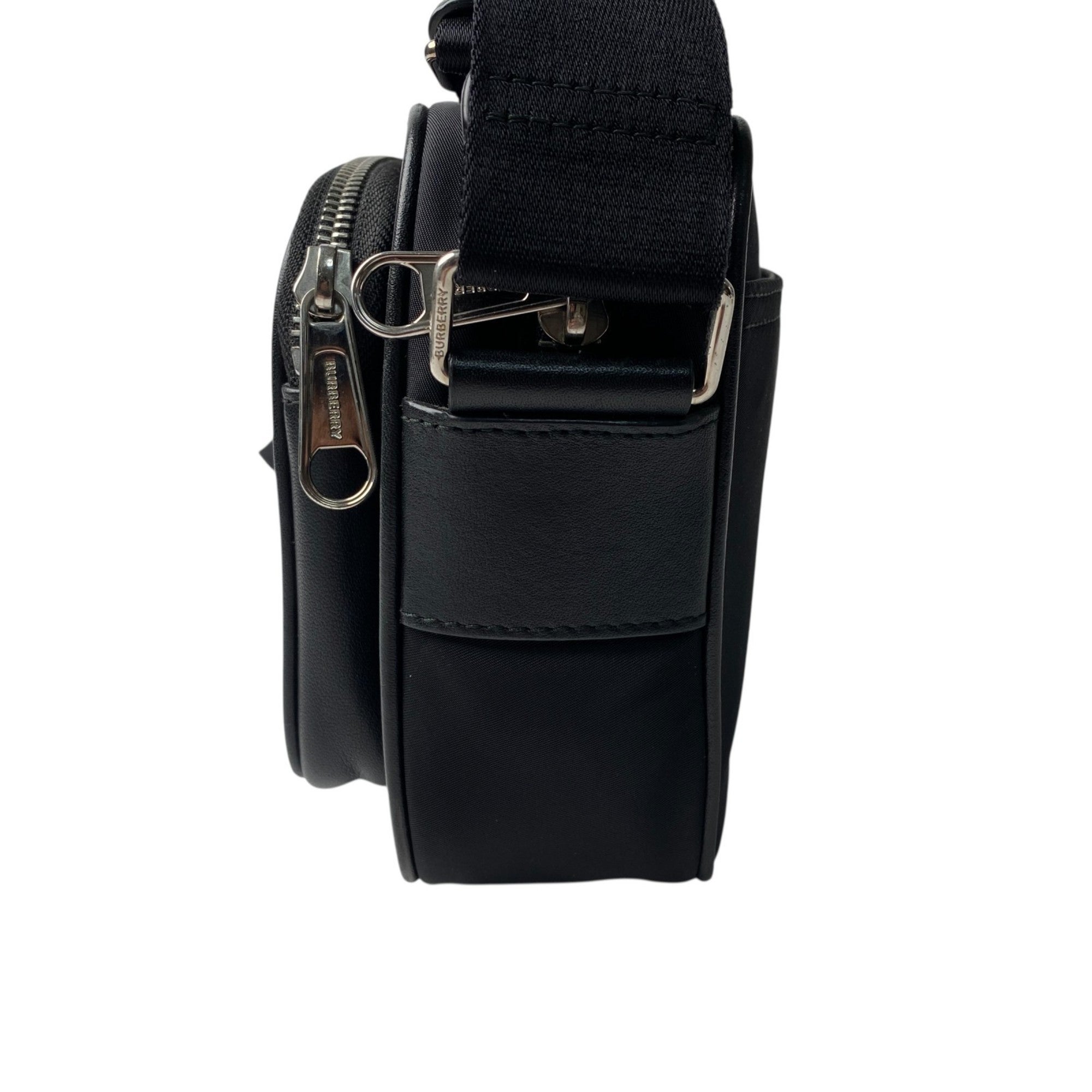 Burberry Black Nylon Shoulder Bag (Pre-Owned)