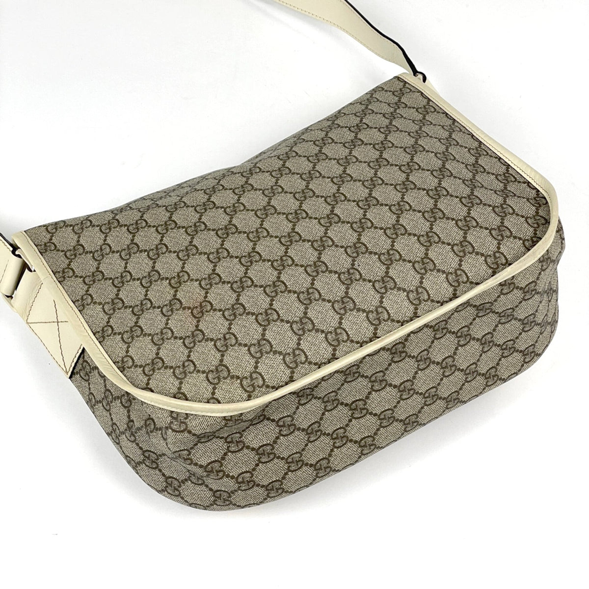 Gucci Beige Ivory Coated Canvas Leather Messenger Bag Shoulder Bag (Pre-Owned)