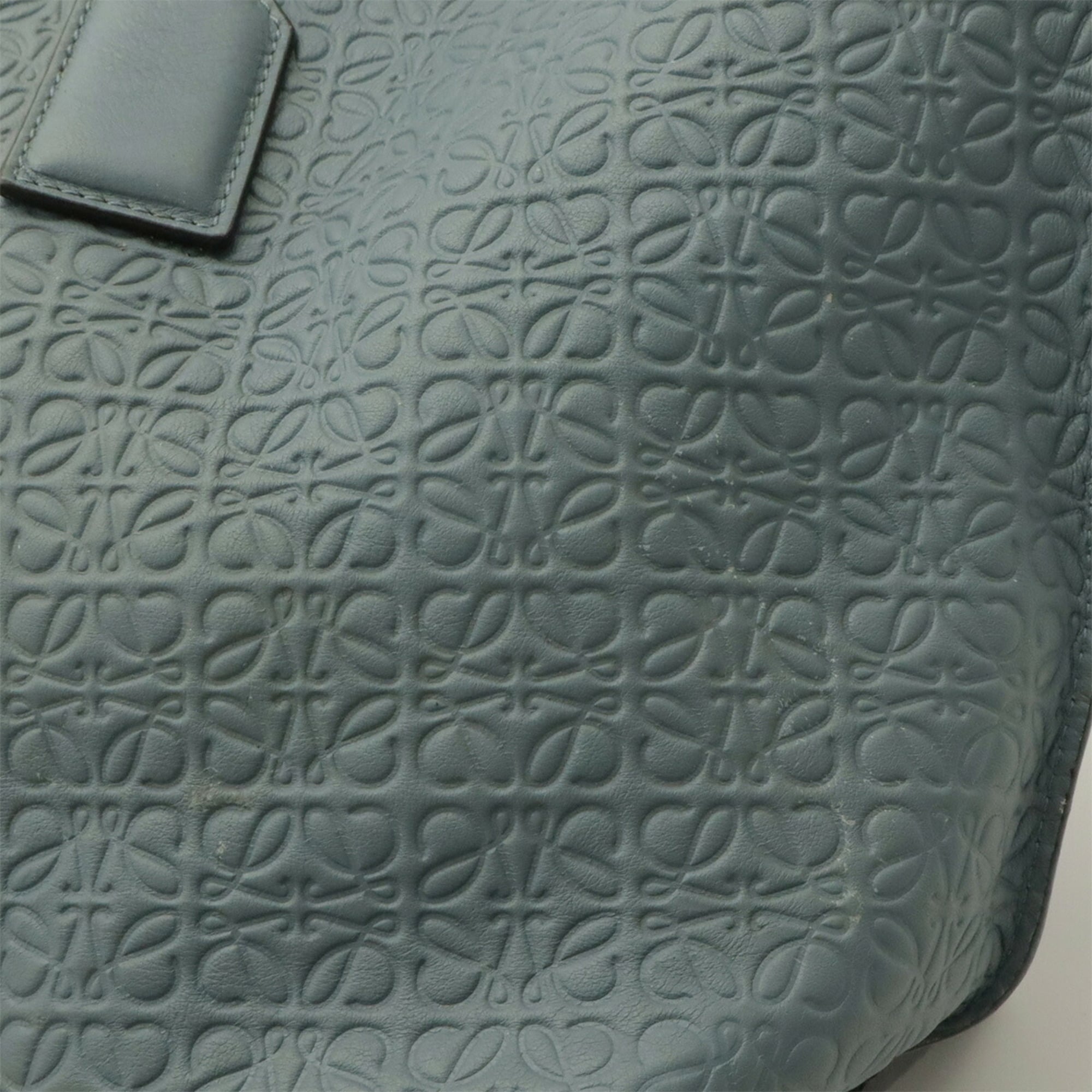 Loewe Light Blue Leather Tote Bag (Pre-Owned)