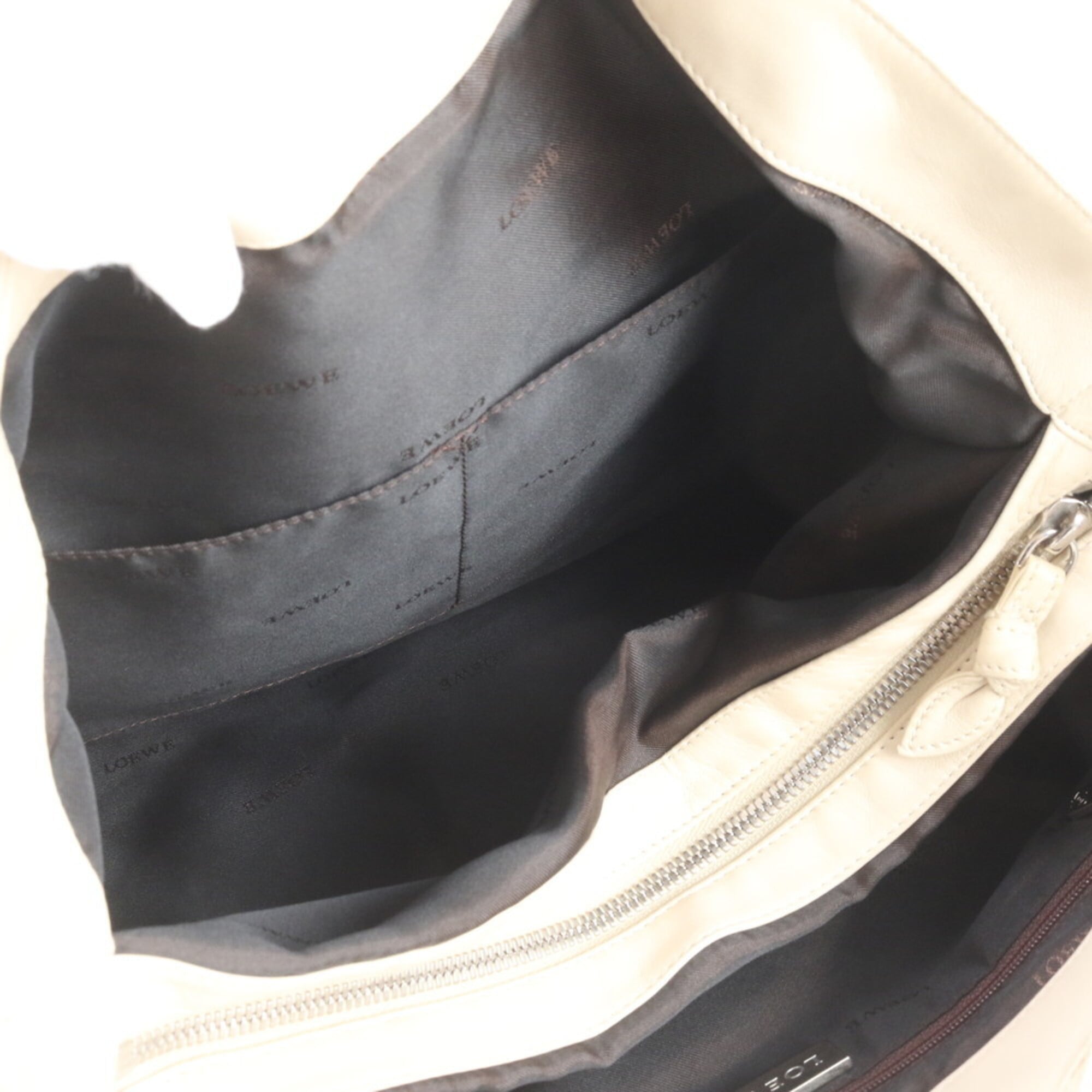 Loewe Ivory Leather Handbag Shoulder Bag Tote Bag (Pre-Owned)