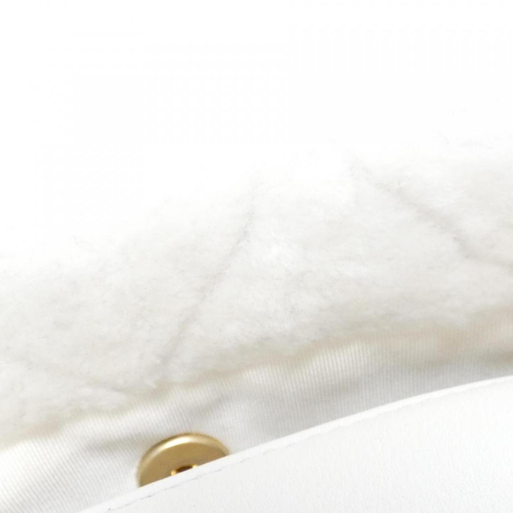 Chanel White Leather Shoulder Bag (Pre-Owned)